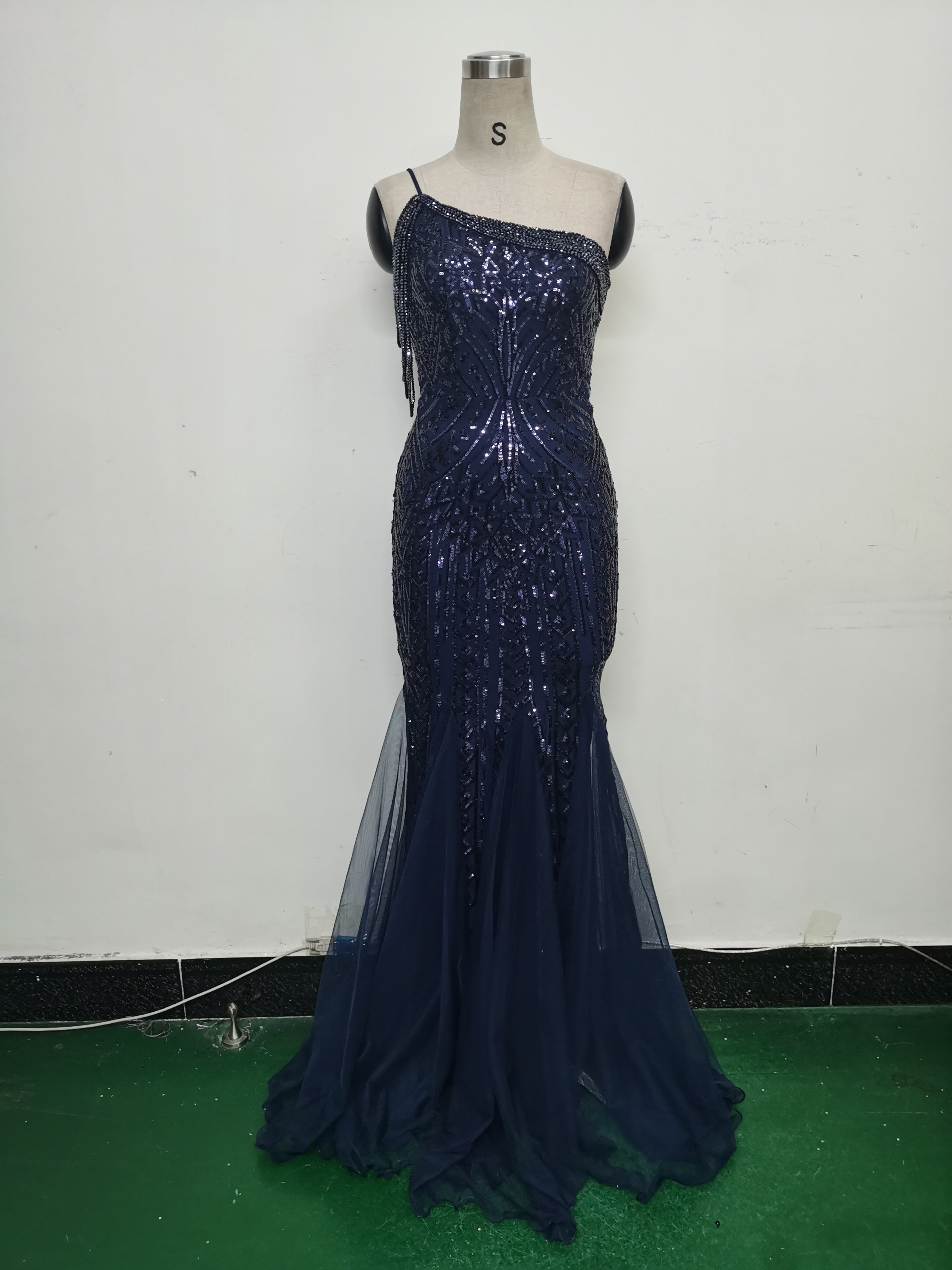 Women gift-ordered sequined mesh evening dress 32