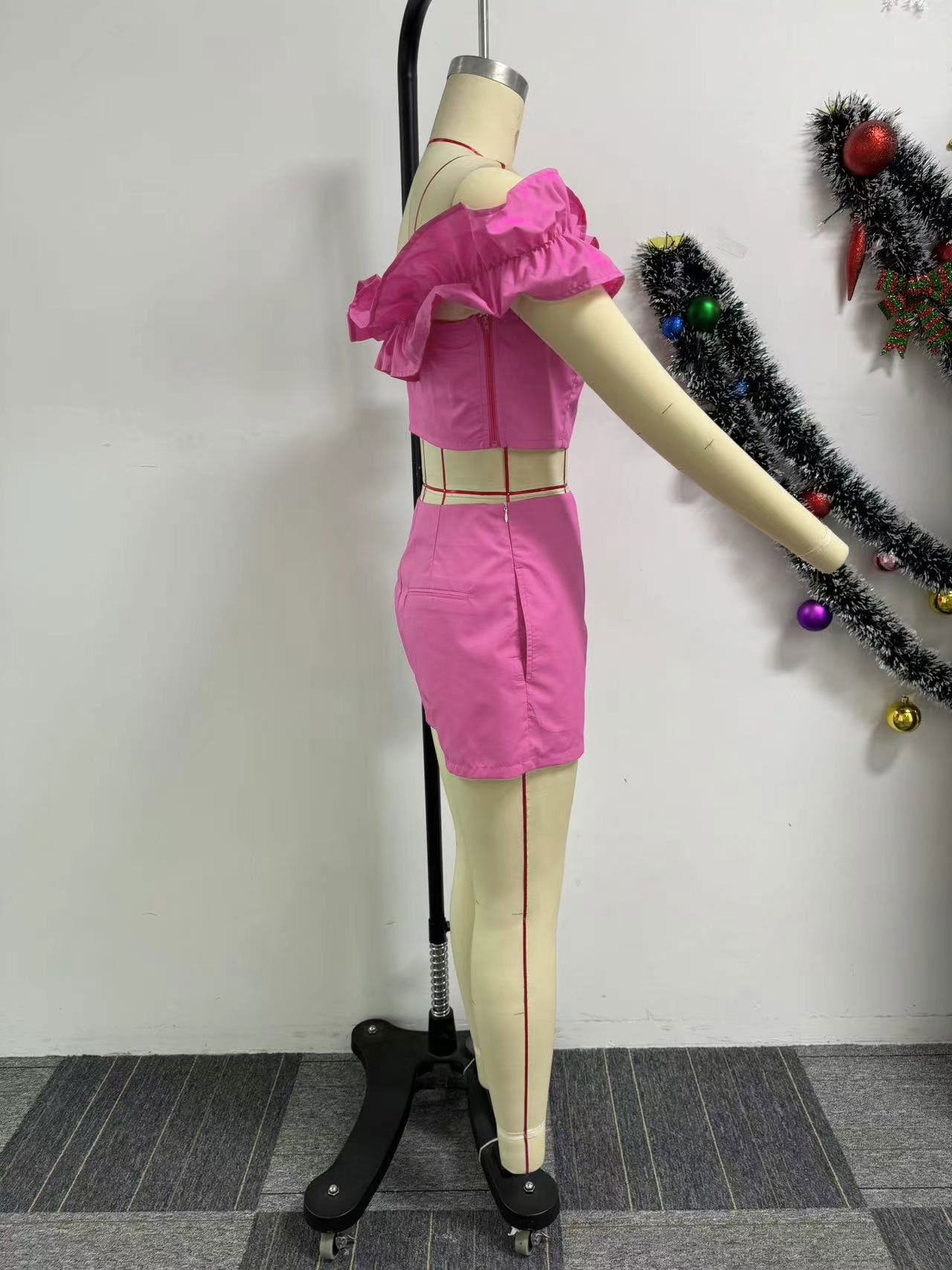 Sexy Ruffled Off Shoulder Top Slim Waist Shorts Two-Piece Set 7