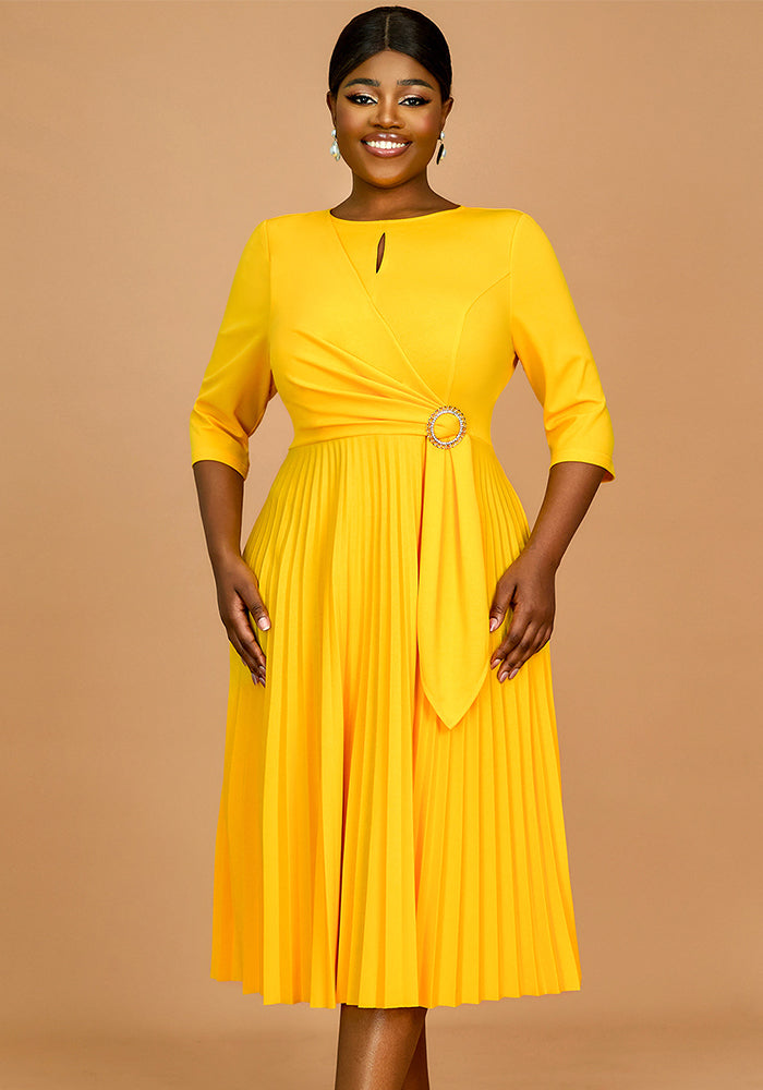 Women Round Neck Elegant Pleated Belt Dress