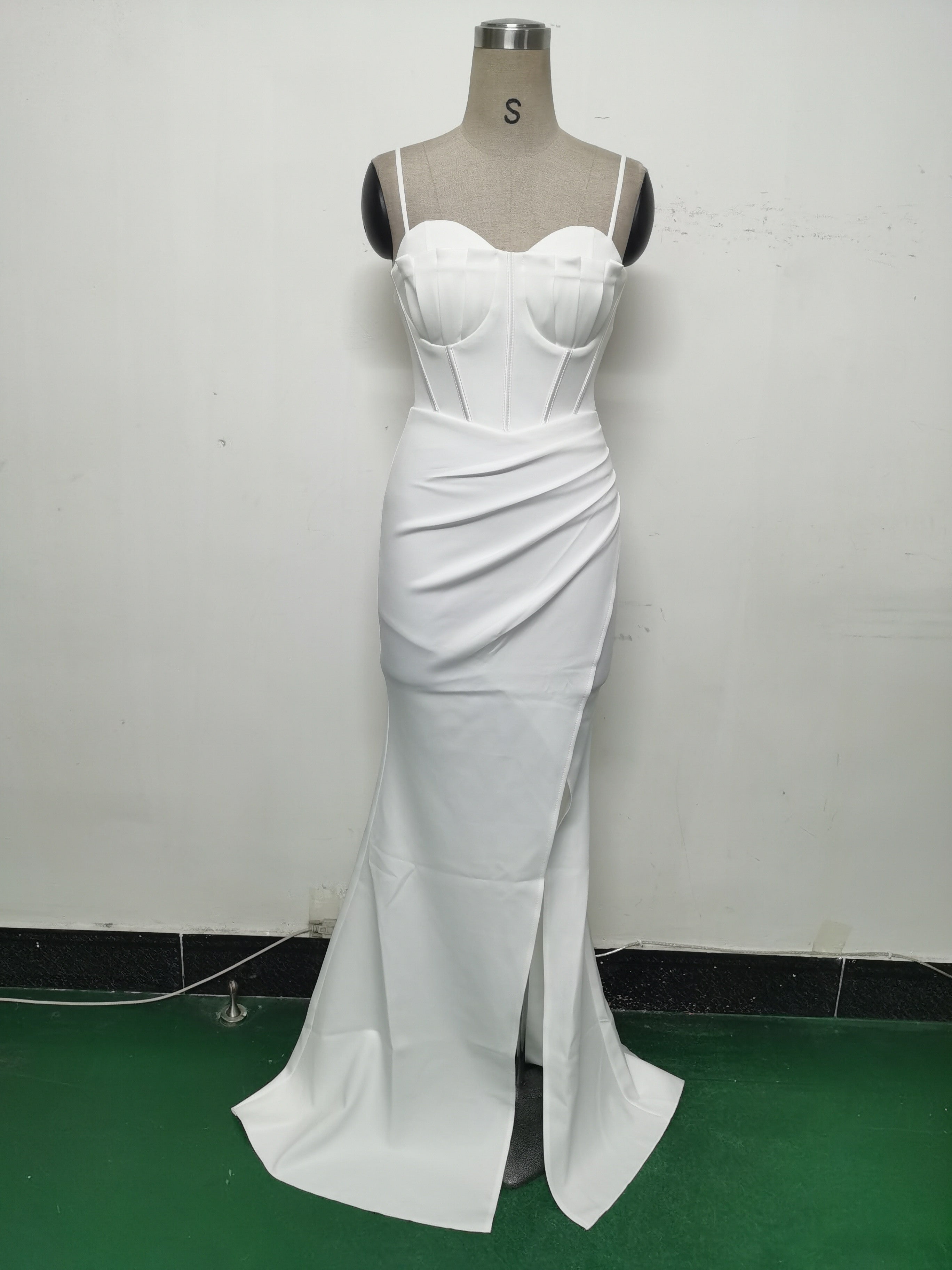 Fishbone Slim Waist Solid Color Satin Evening Dress 32