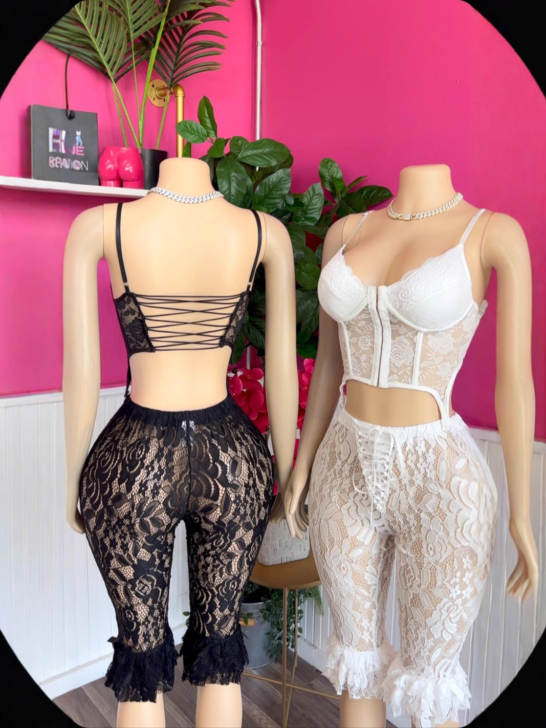 Women Sexy Lace Hollow Top and See-Through Cropped Pants Two-piece Set 4