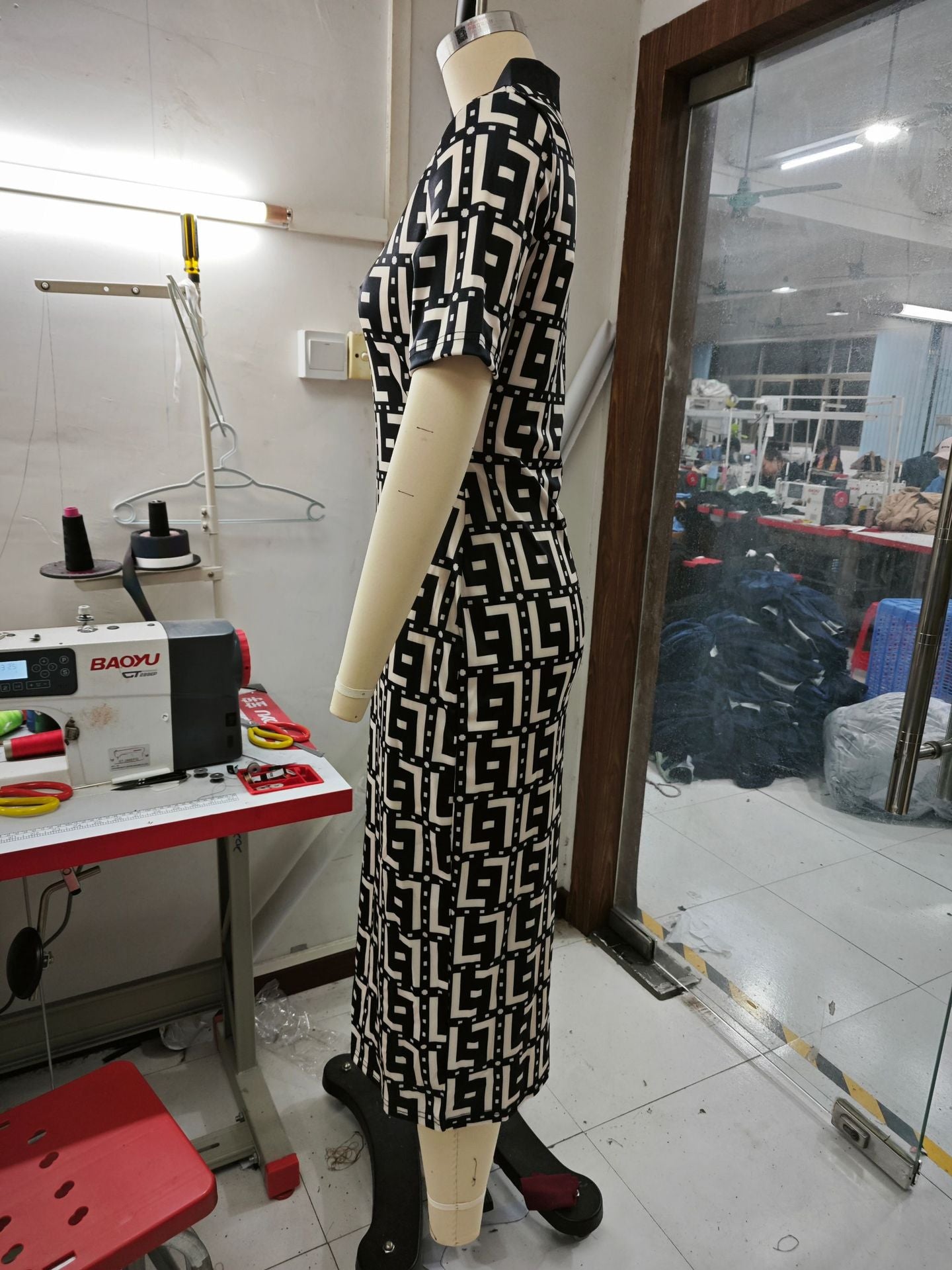 Autumn and winter fashion Plaid Print V-neck Bodycon long-sleeved sexy dress 25