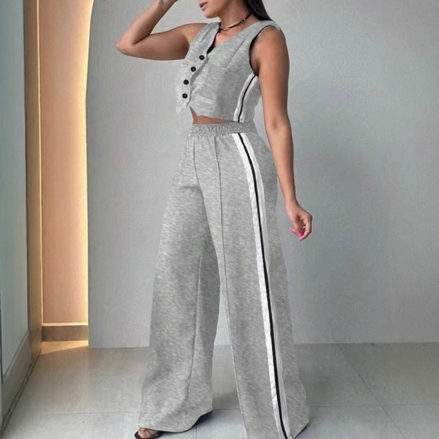 Women solid sleeveless top and pocket pants two-piece set