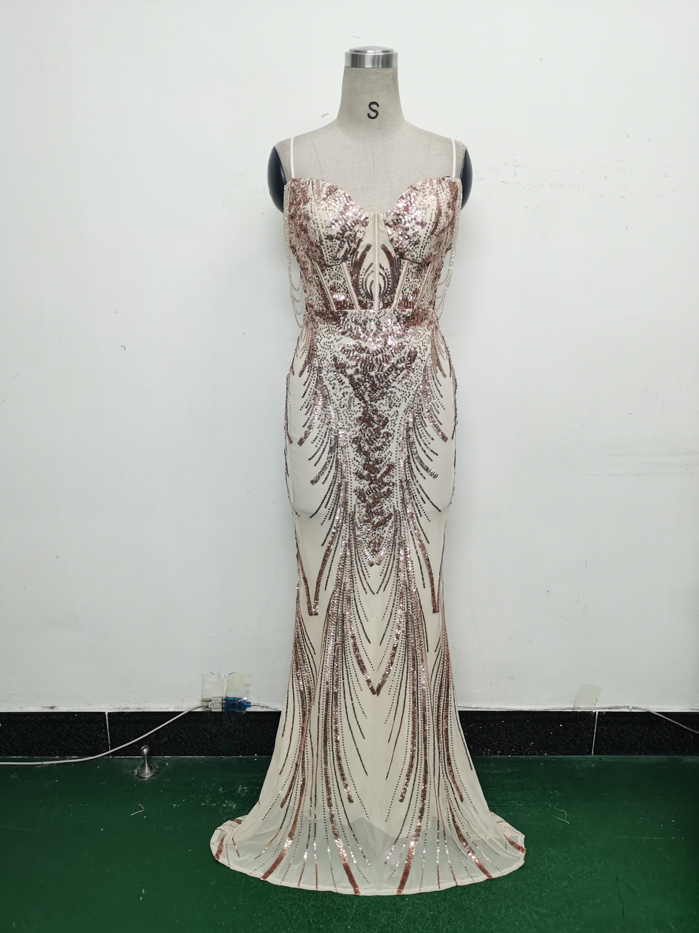 Fishbone Slim Waist Sexy Rhinestone Chain Strap Evening Dress 34