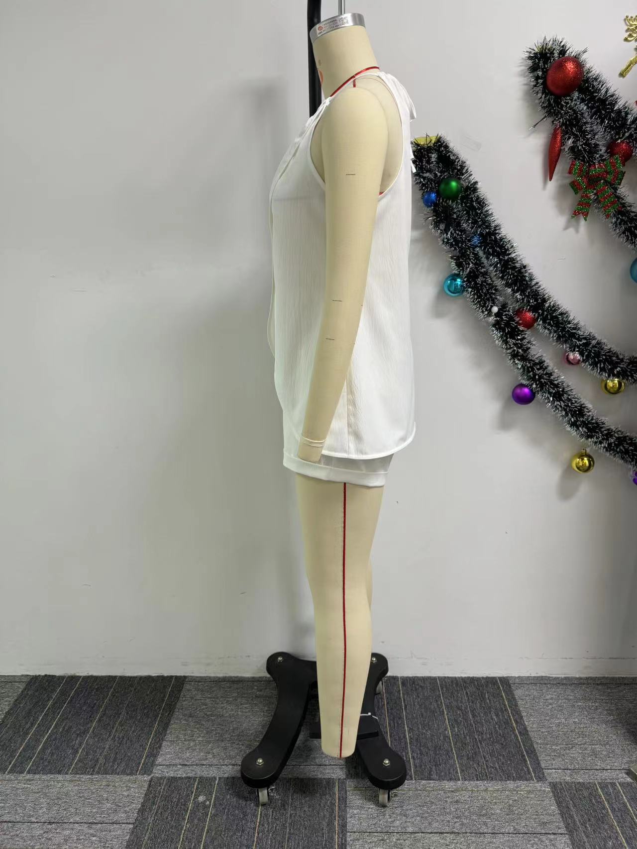 Women sexy solid slit halter neck lace-up sleeveless top and shorts two-piece set 9