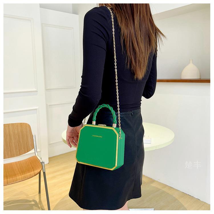 Small Bag Women's Fashion Chain Bag Hard Shell Handbag Shoulder Crossbody Box Bag 33