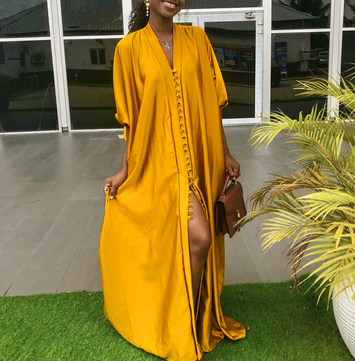 Women solid color button dress