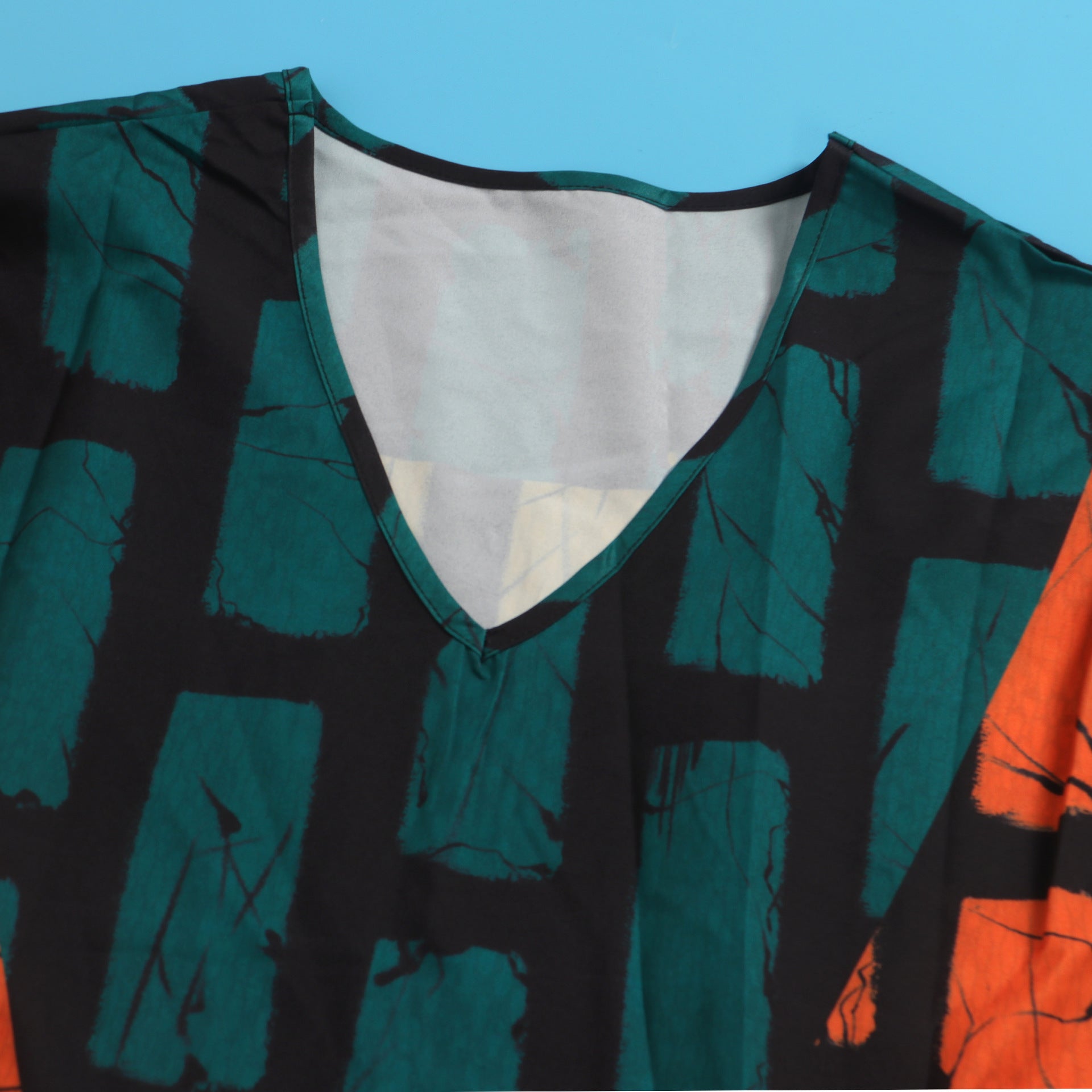 Women Contrast Print Loose Slit Dress 16