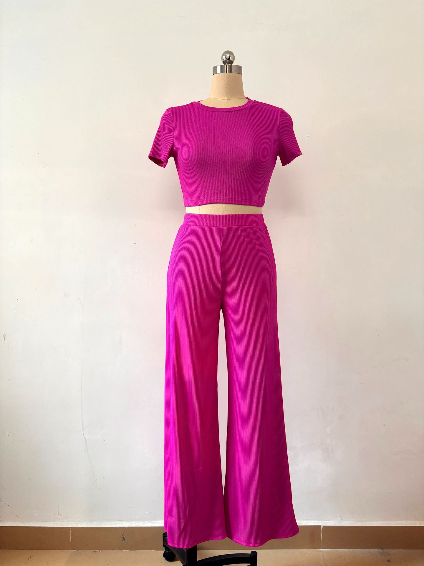 Short-Sleeved Fashionable and Sexy Crop T-Shirt Summer Trousers Two-Piece Set 15