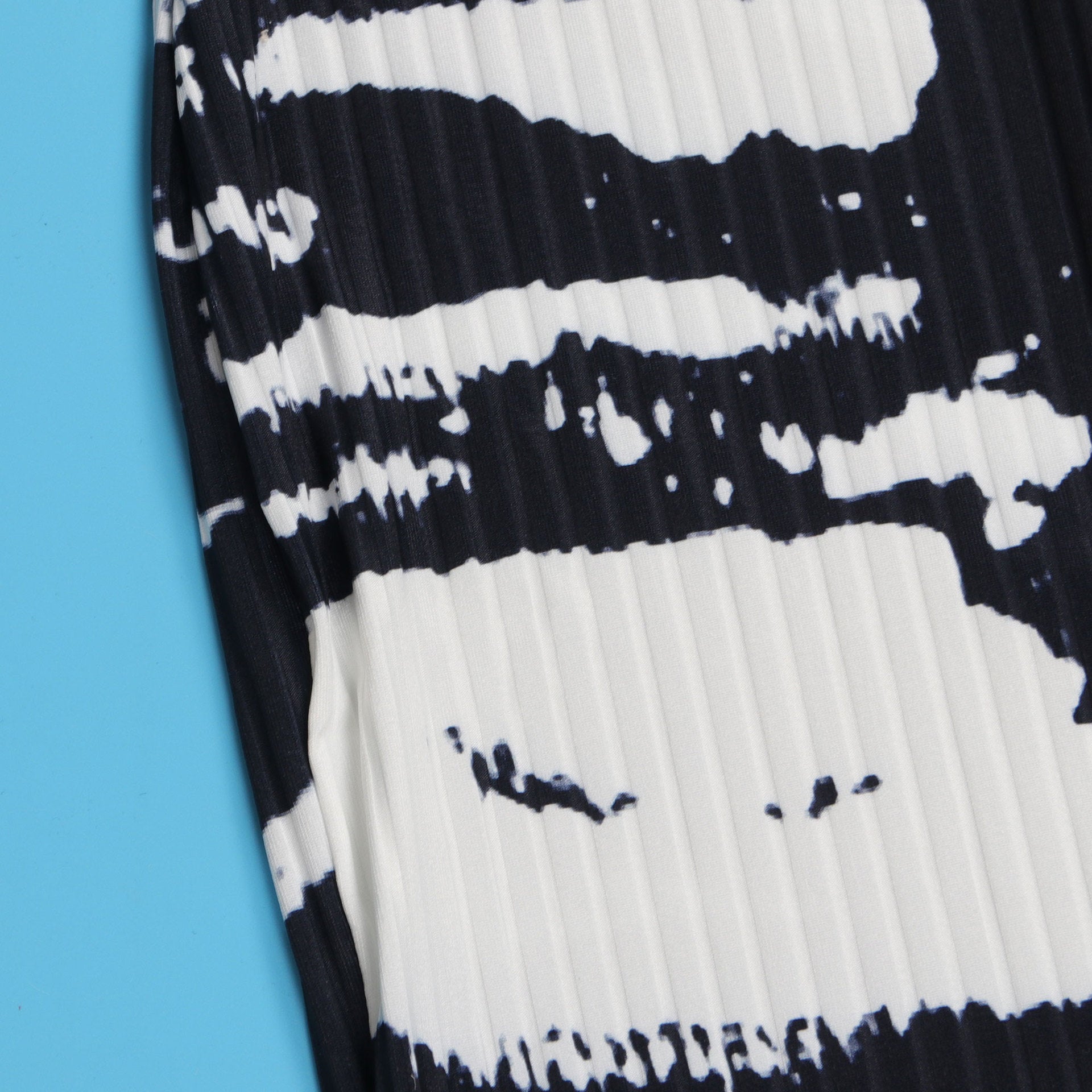 Sexy Printed Back Slit Tight Fitting Bodycon Dress 46