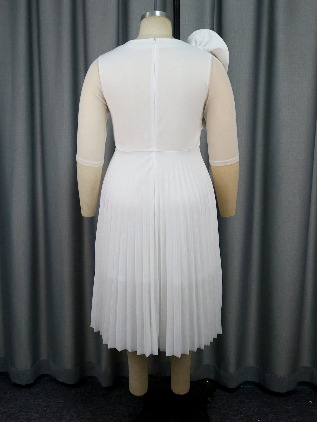 Plus Size Elegant White See-Through Sleeve Pleated Formal Party Dress 3