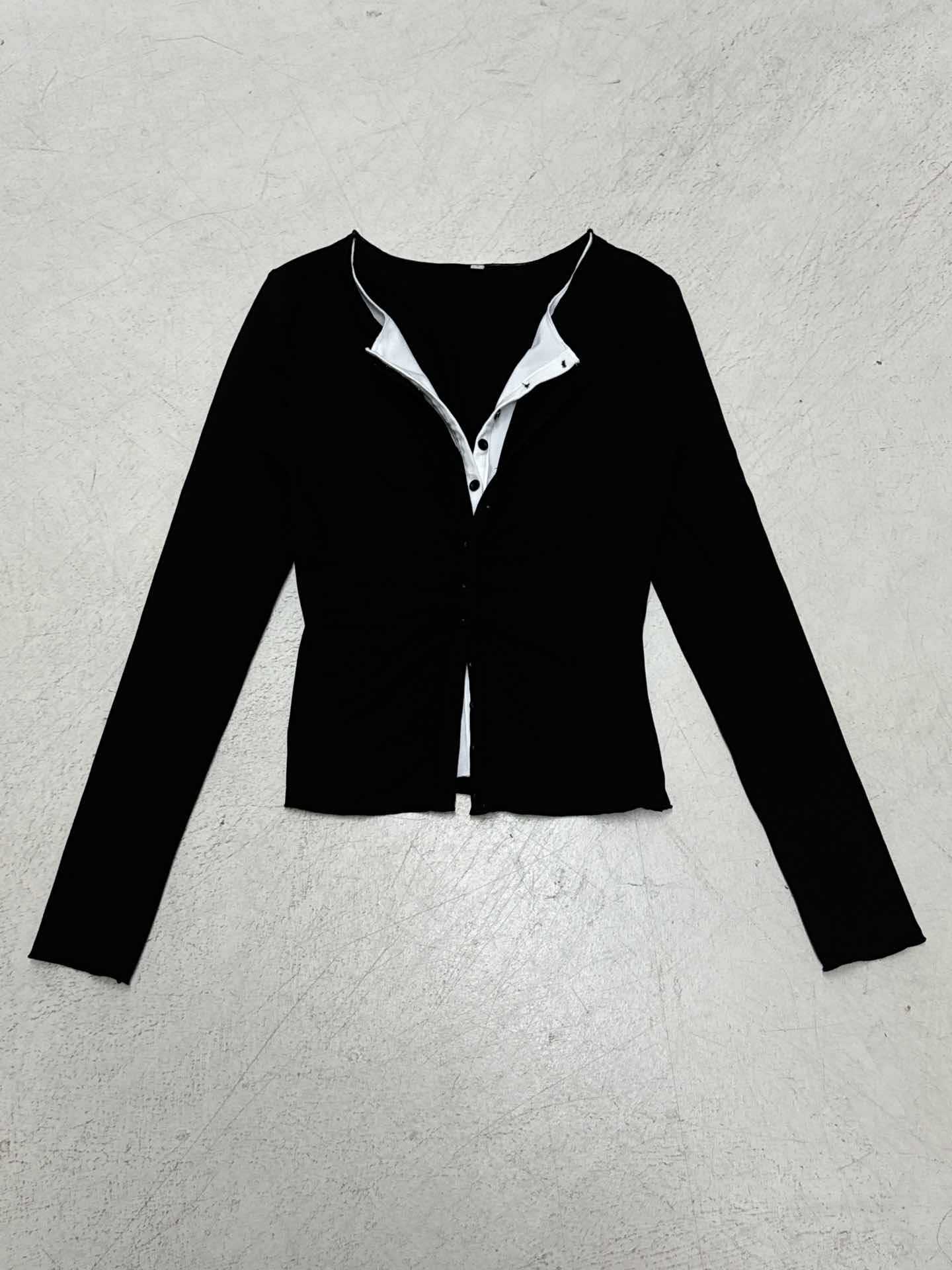 Black & White Contrast Fake Two-Piece Slim Waist Button-Down Long-Sleeve T-Shirt 31