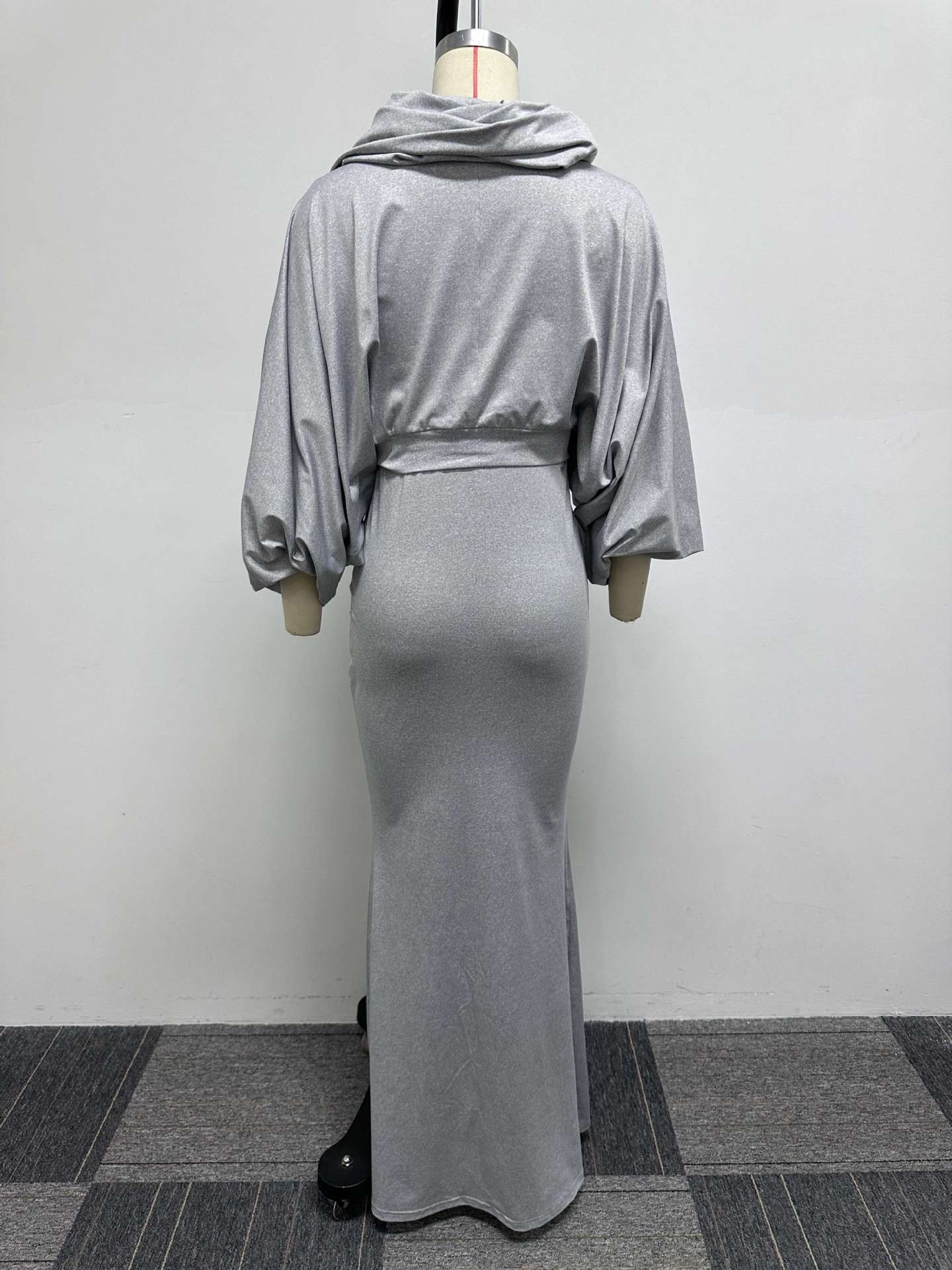 Sexy Slim Solid Color Hooded Fishtail Skirt Set 16