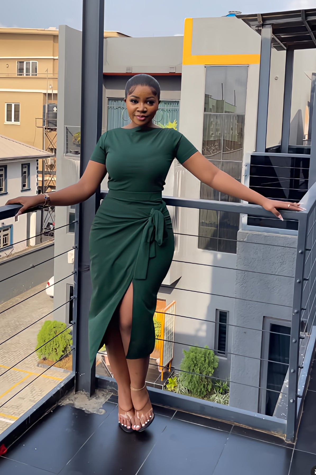 Women Solid T-Shirt and Slit Skirt Two-Piece Set 3