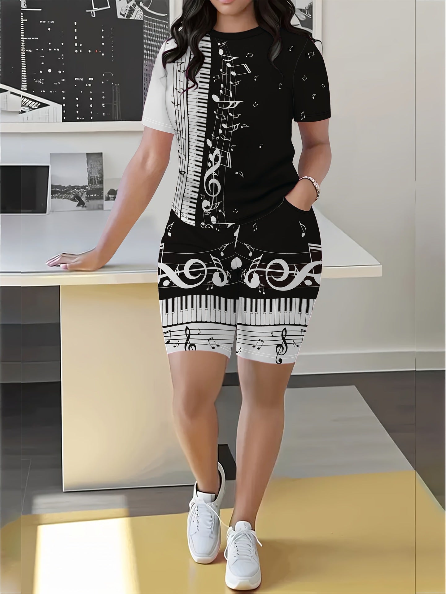 Women's Spring/Summer Geometric Stripe Round Neck T-Shirt & Tight-Fit Shorts Casual Set 12