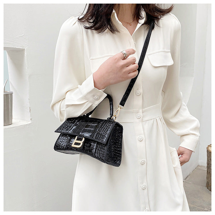 one-shoulder crossbody handbag mini small bag 28