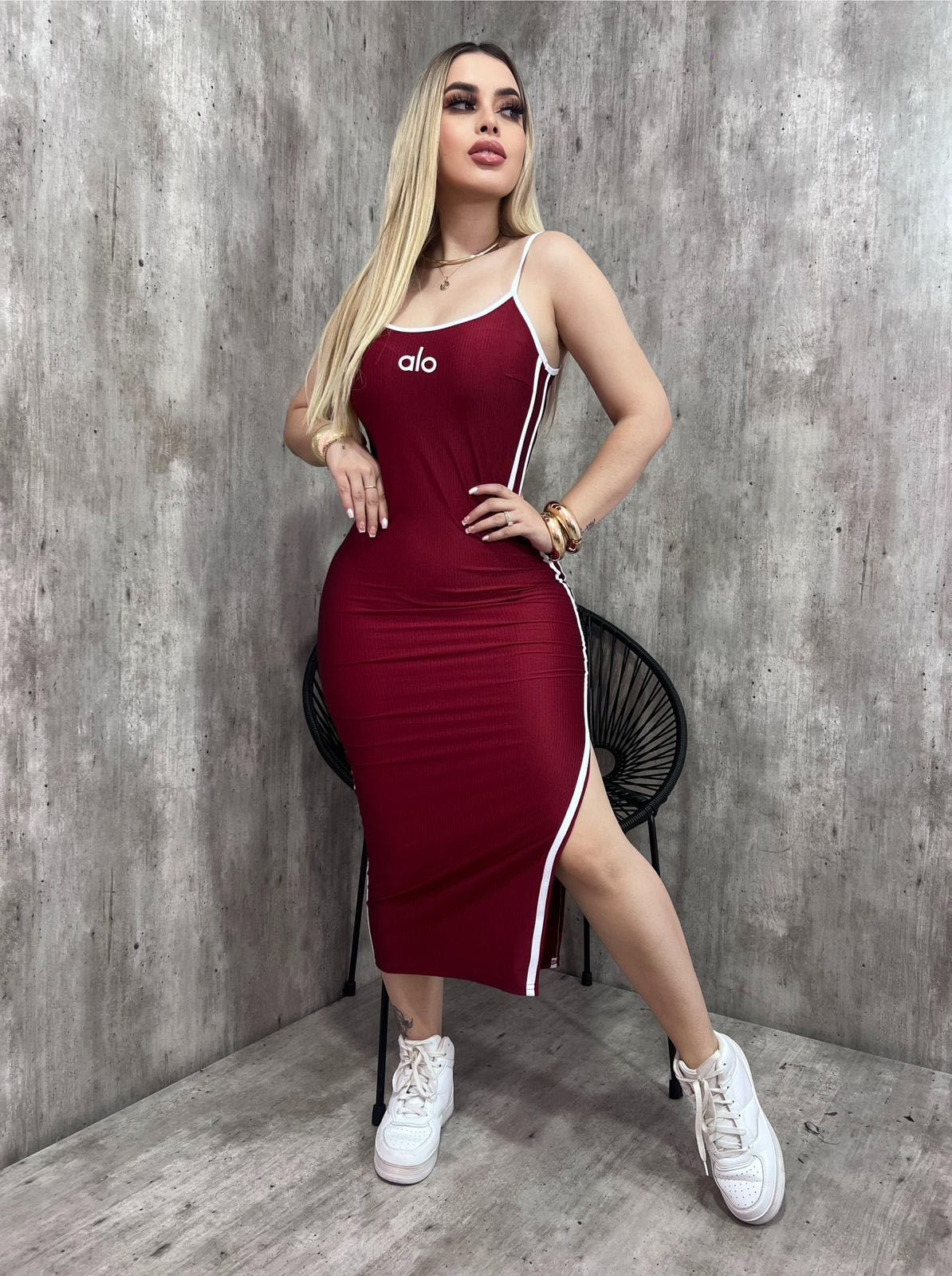 Women Elegant Embroidered Sleeveless Slit Dress 4