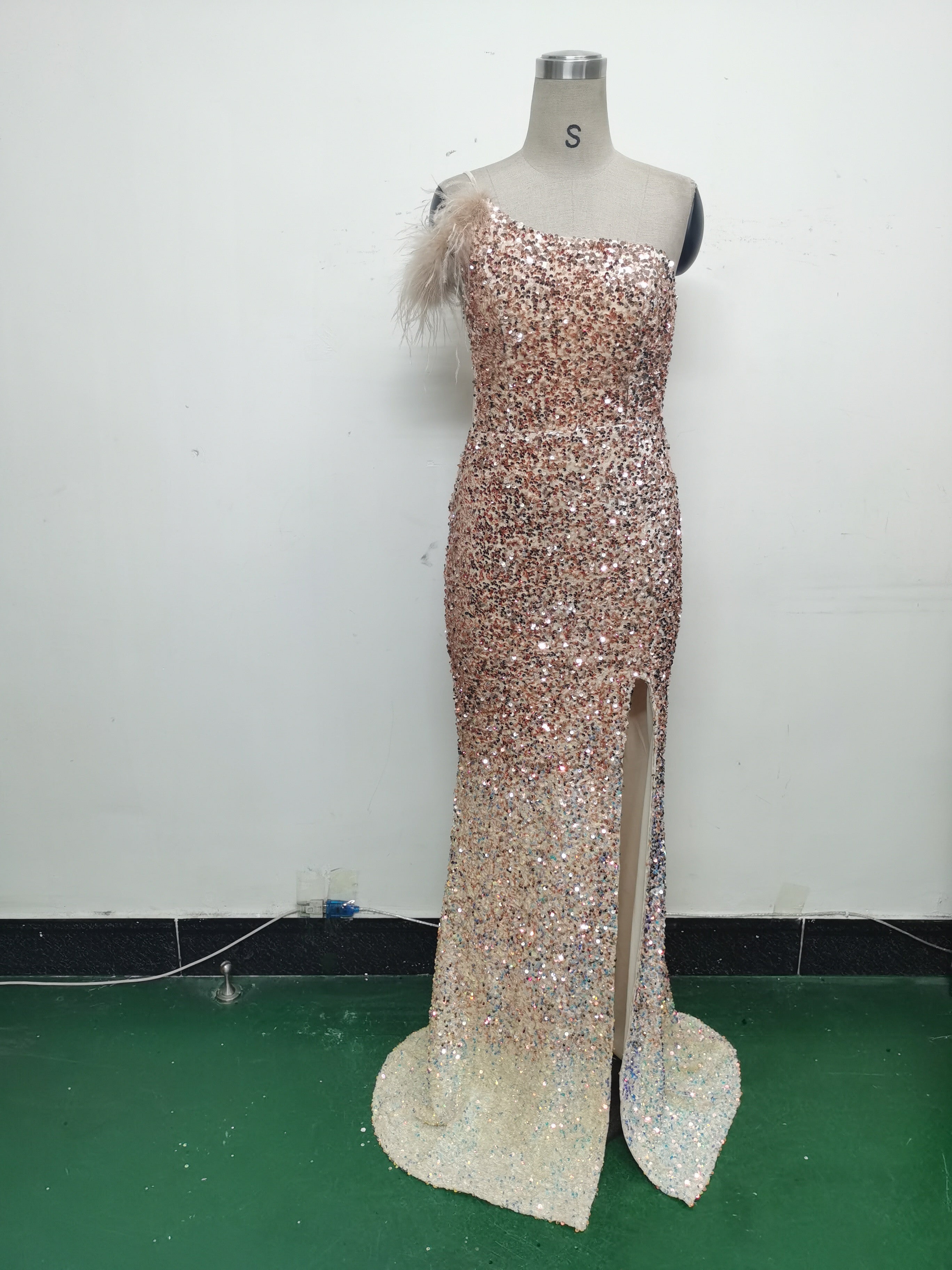 Women Gradient Velvet Bottom Beaded Ostrich Feather One Shoulder Slash Shoulder Slit Evening Dress 32