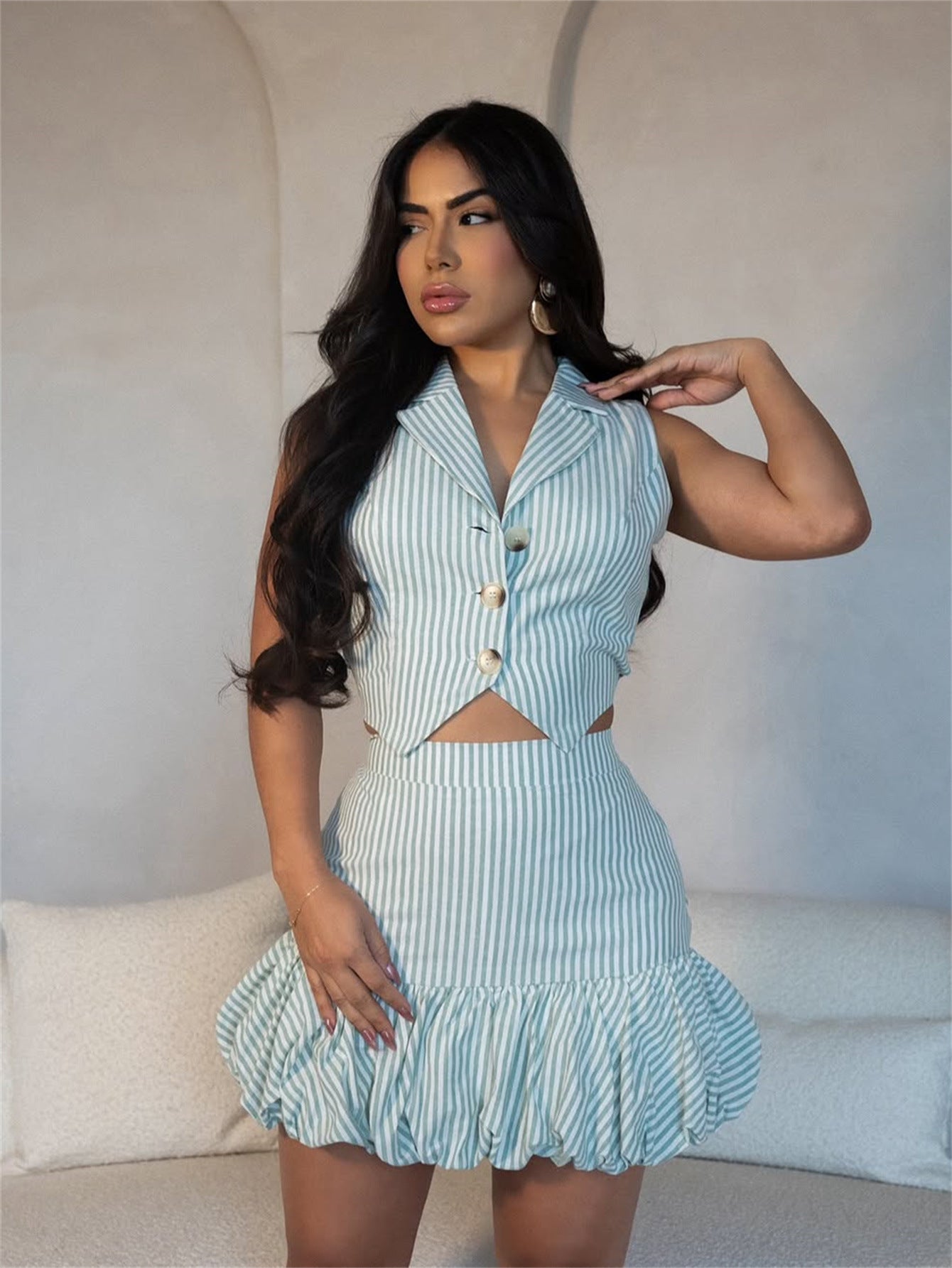 Summer women's v-neck contrast striped single-breasted sleeveless vest 3