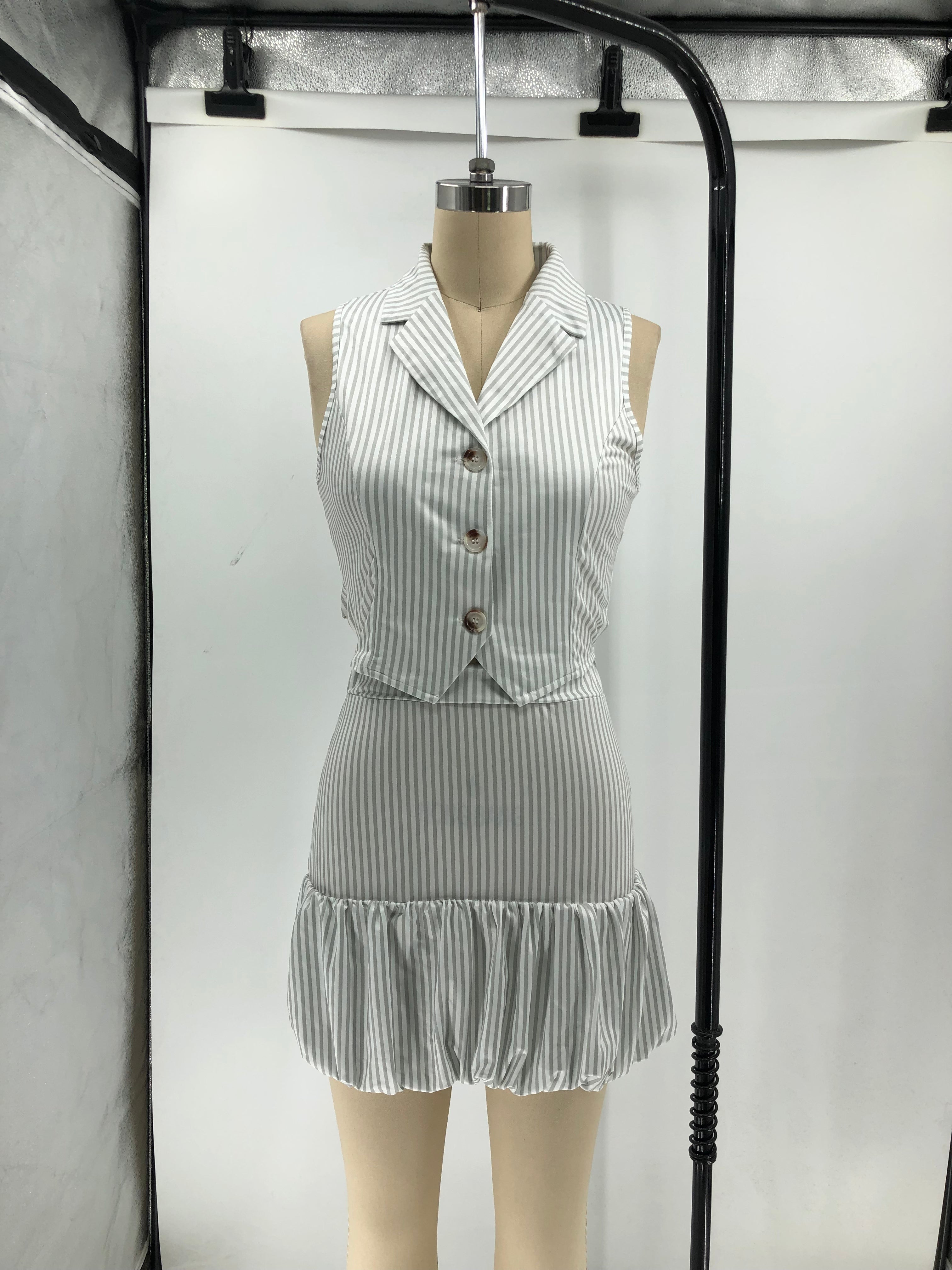 Summer women's v-neck contrast striped single-breasted sleeveless vest 11