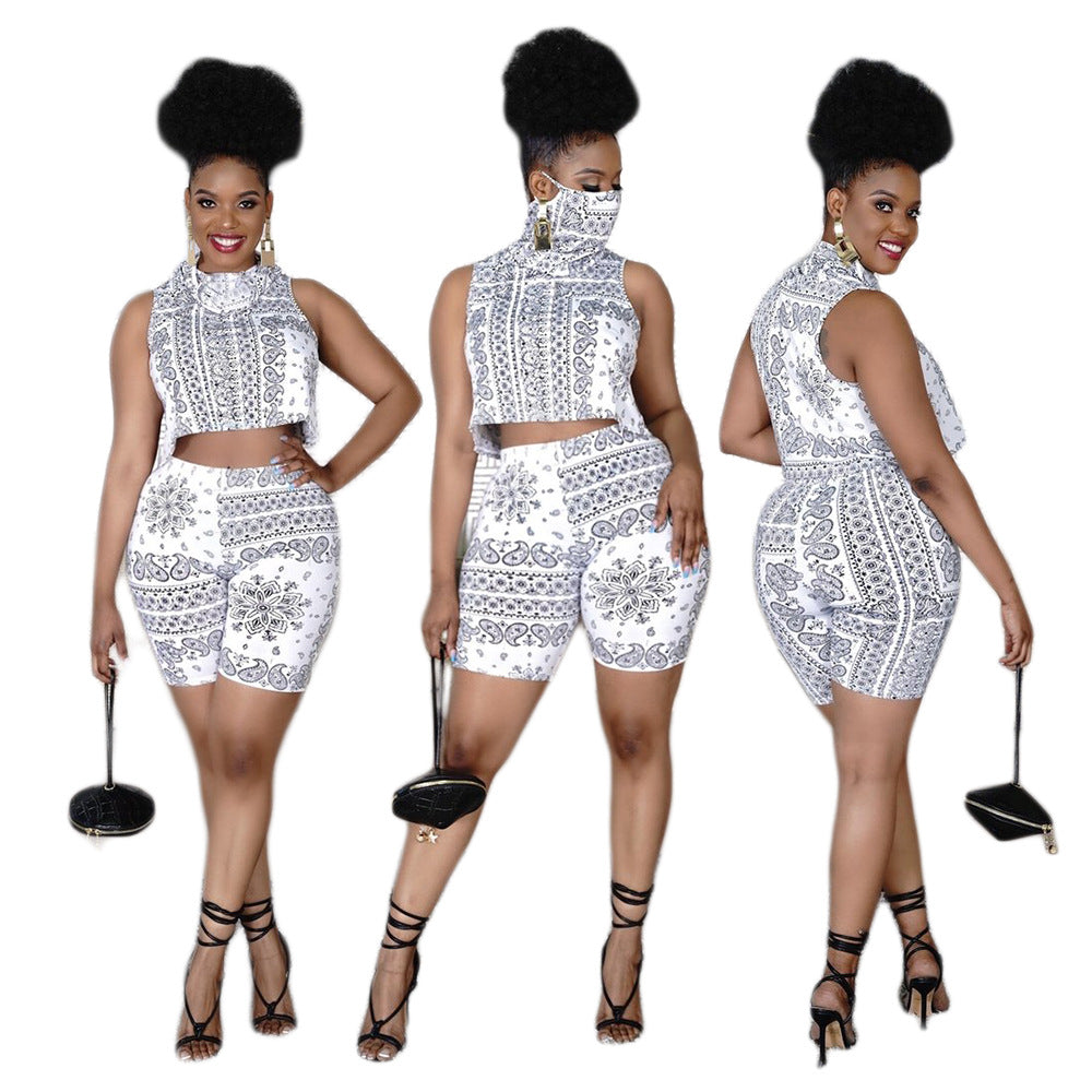 Women Printed Top and Printed Shorts Two-piece Set with Mask