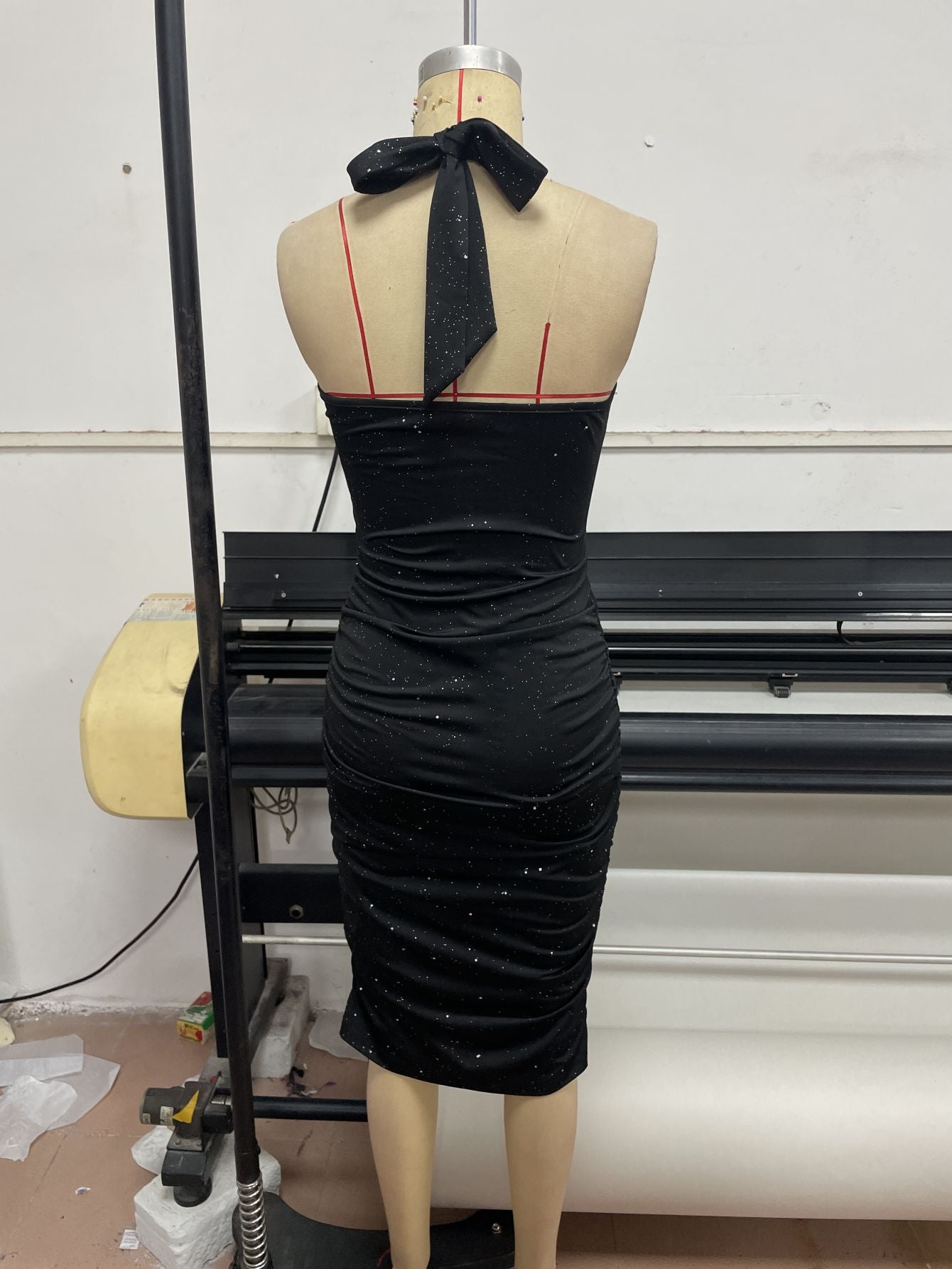 Summer Sleeveless Halter Neck Tight Fitting Midi Dress 9