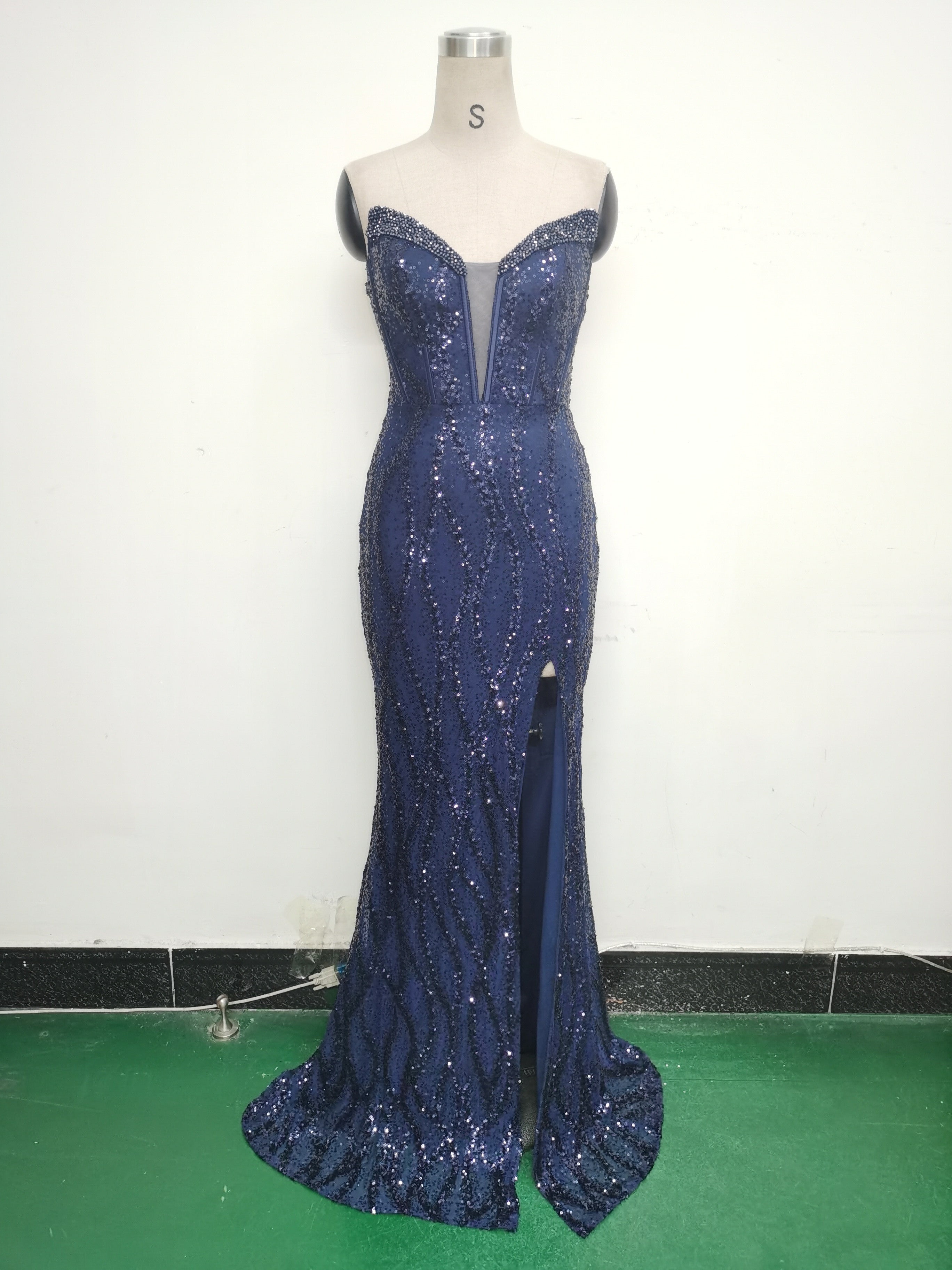 Fishbone Slim Waist Heart Neck Sequin Evening Dress Luxury Formal Party Gown 45