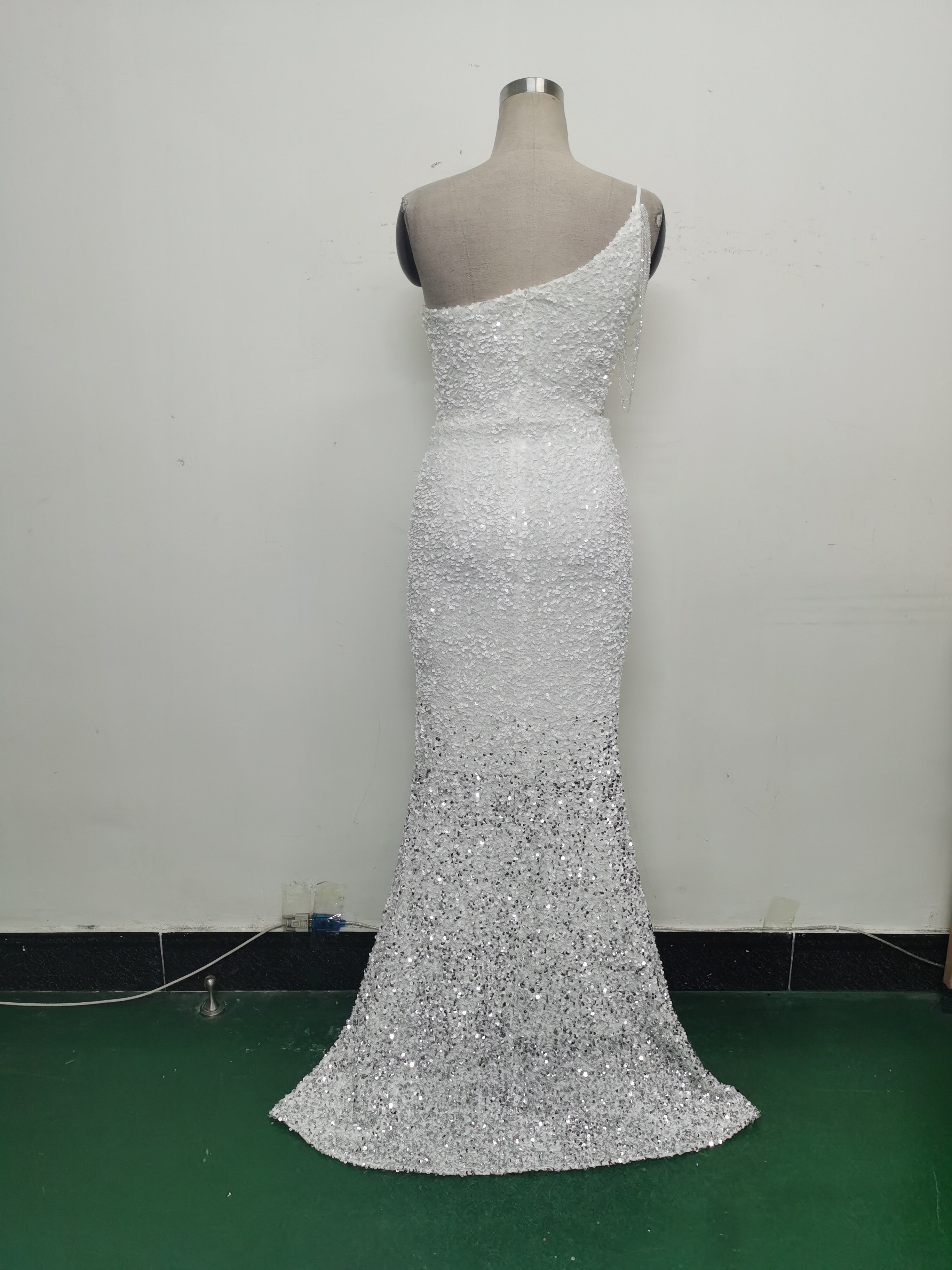 Gradient Sequins One-Shoulder Strap Evening Dress 20