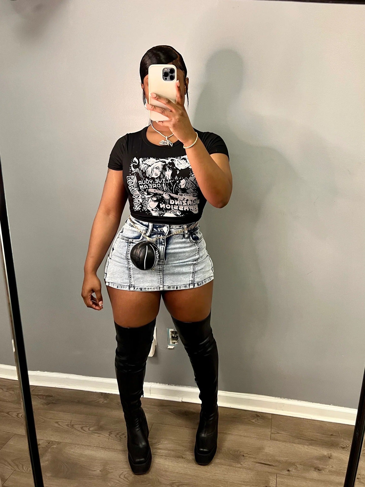 Women's Vintage Wash Stretch Denim Shorts 4