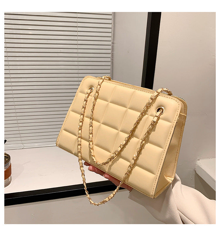 Women Retro Chain Solid Shoulder Bag 24