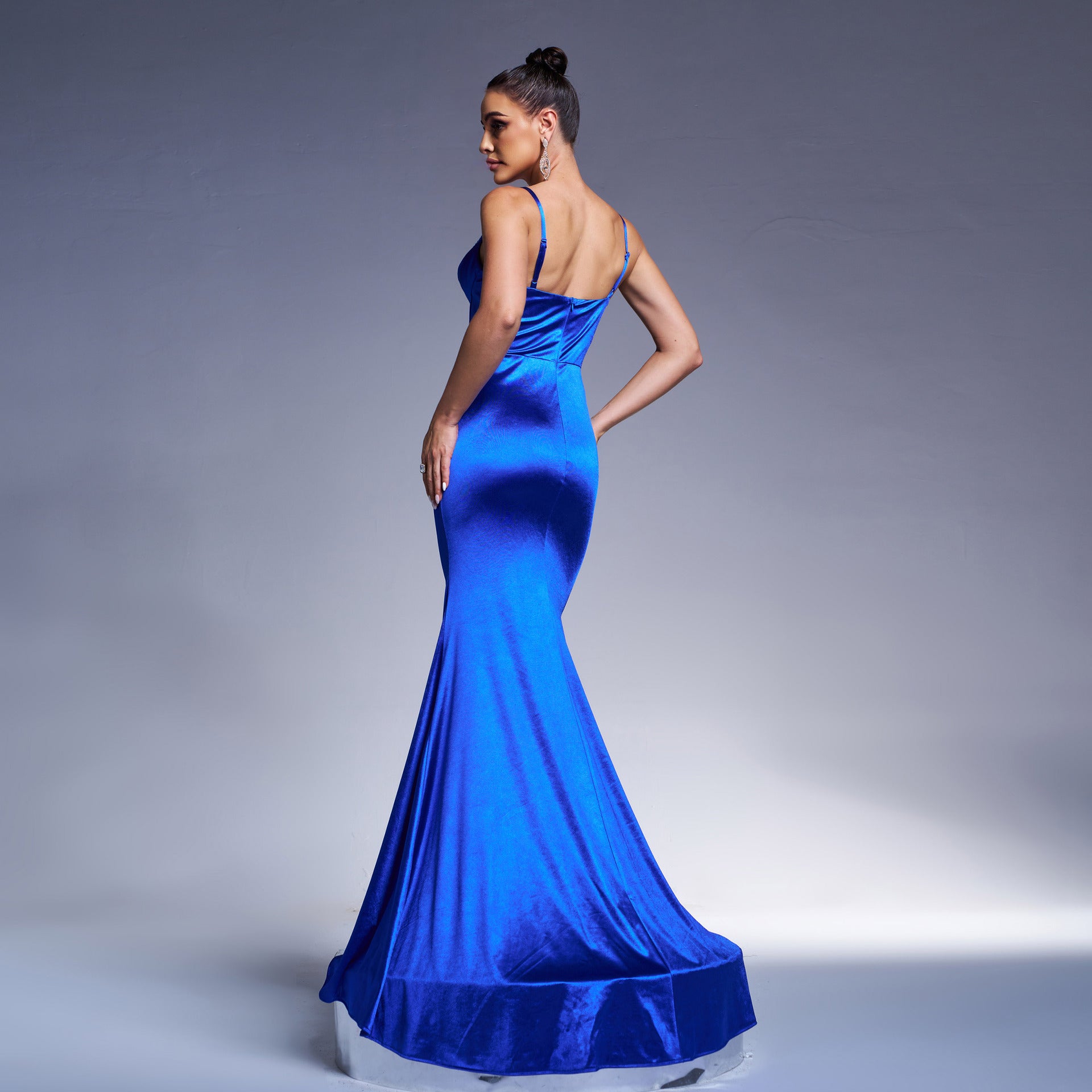 Summer Luxury Strap Slim Waist Fishtail Evening Gown 3