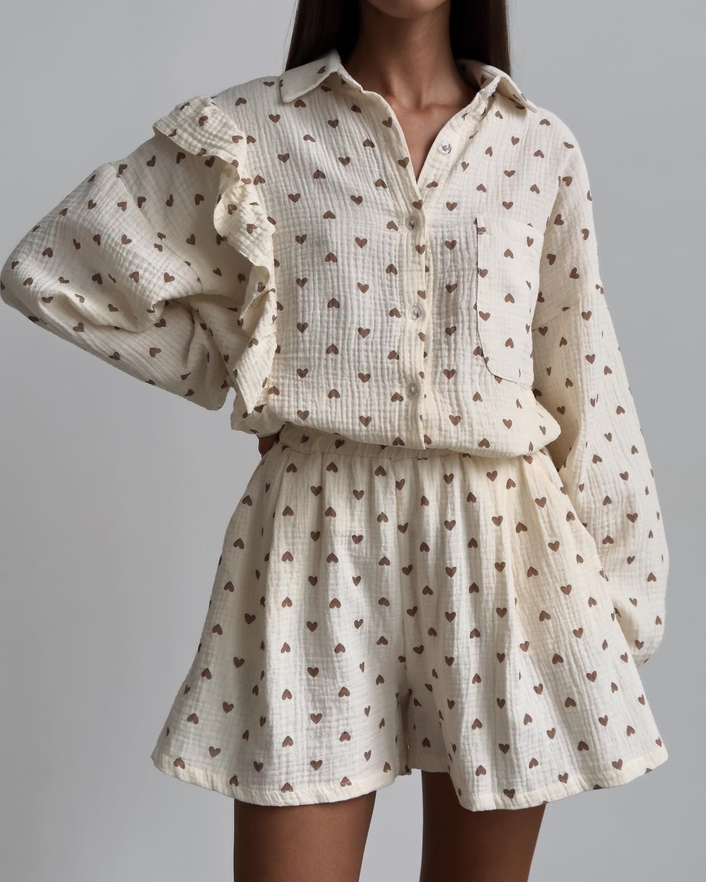 Women Fall Ruffle Heart Print Shirt and Wide-Leg Shorts Casual Two-Piece Set 4