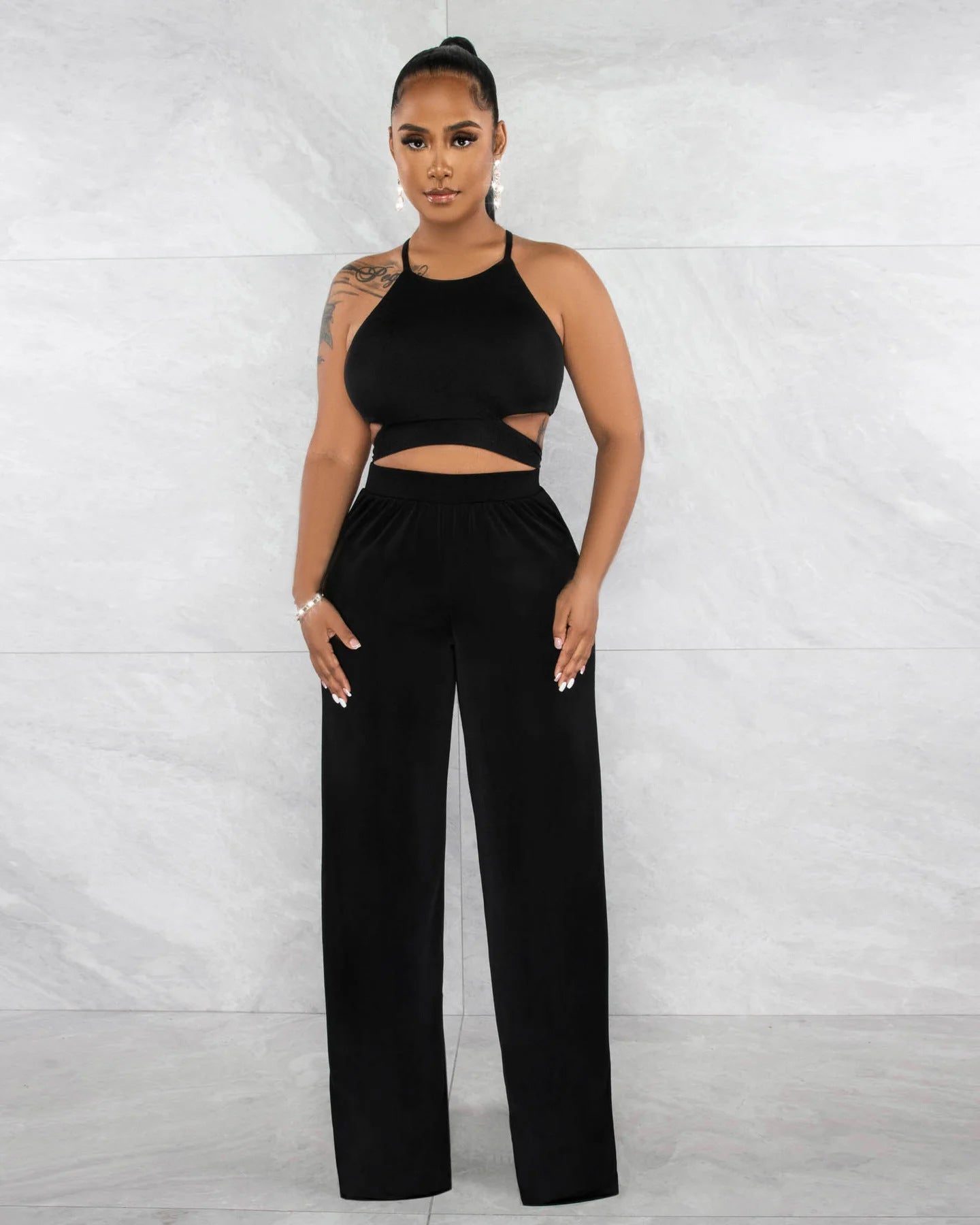 Women Halter Neck Crossover Crop Top andSolid Wide Leg Pants Two-Piece Set 3