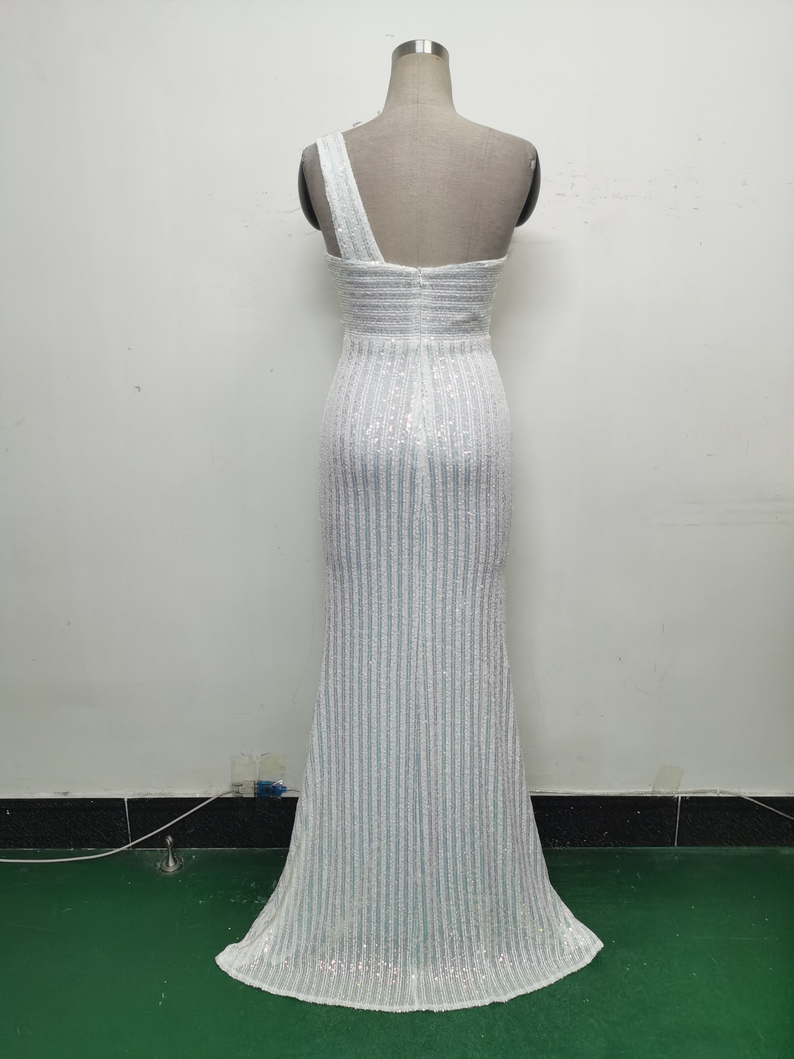 Women Beaded One Shoulder Slash Shoulder Split Sequin Evening Dress 20