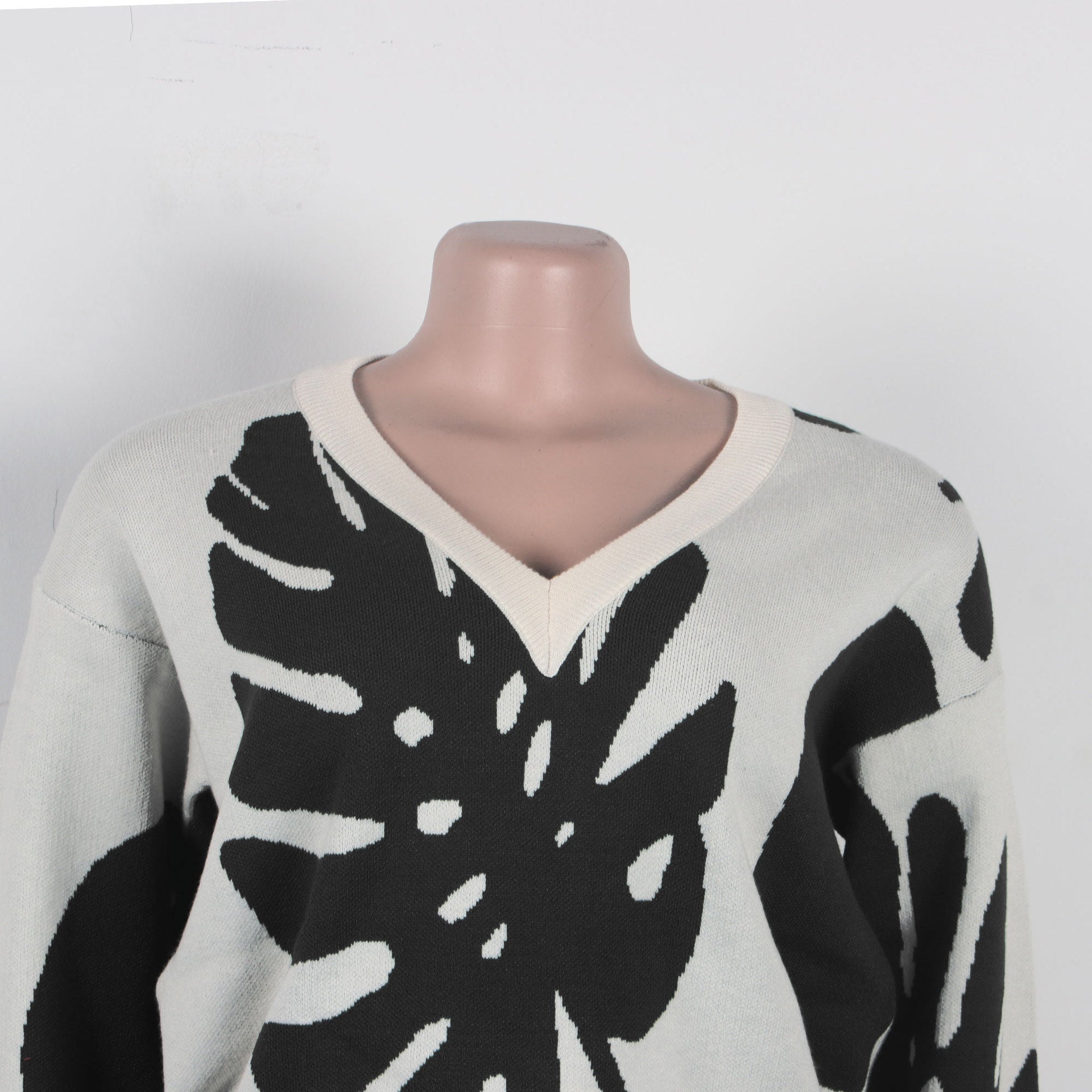 Sexy Leaf V-Neck Pullover Long-Sleeved Sweater Two-Piece Set 45