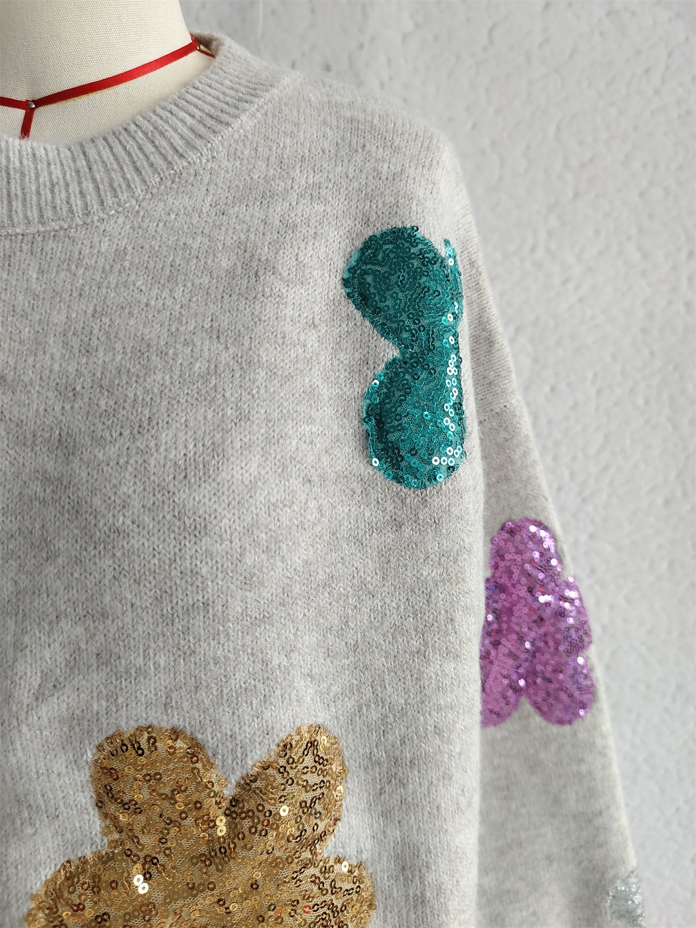 Women autumn/winter multi-color flower sequin embroidery round-neck long-sleeved sweater 10