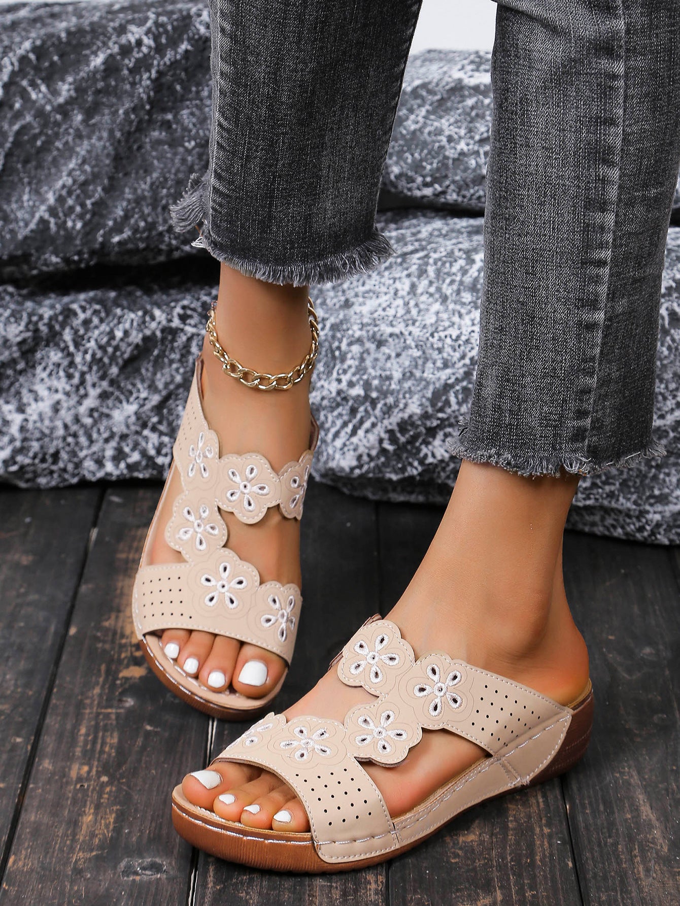 Plus Size Flower Slippers Women's Slip-On Stitched Flat Thick Sole Open Toe Hollow Sandals 5