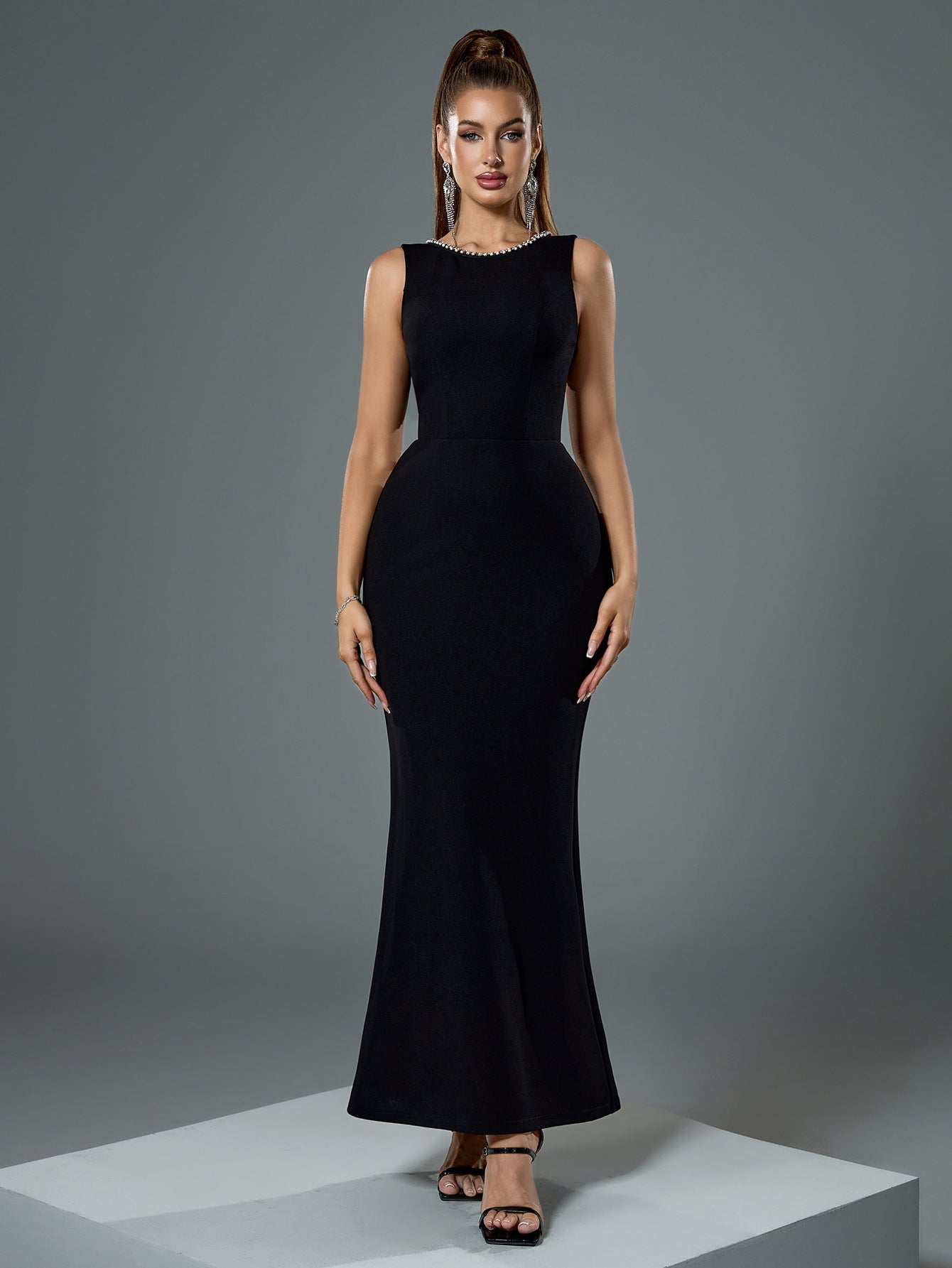 Fashion Sexy V-Neck Low Back Pearl Straps Evening Gown