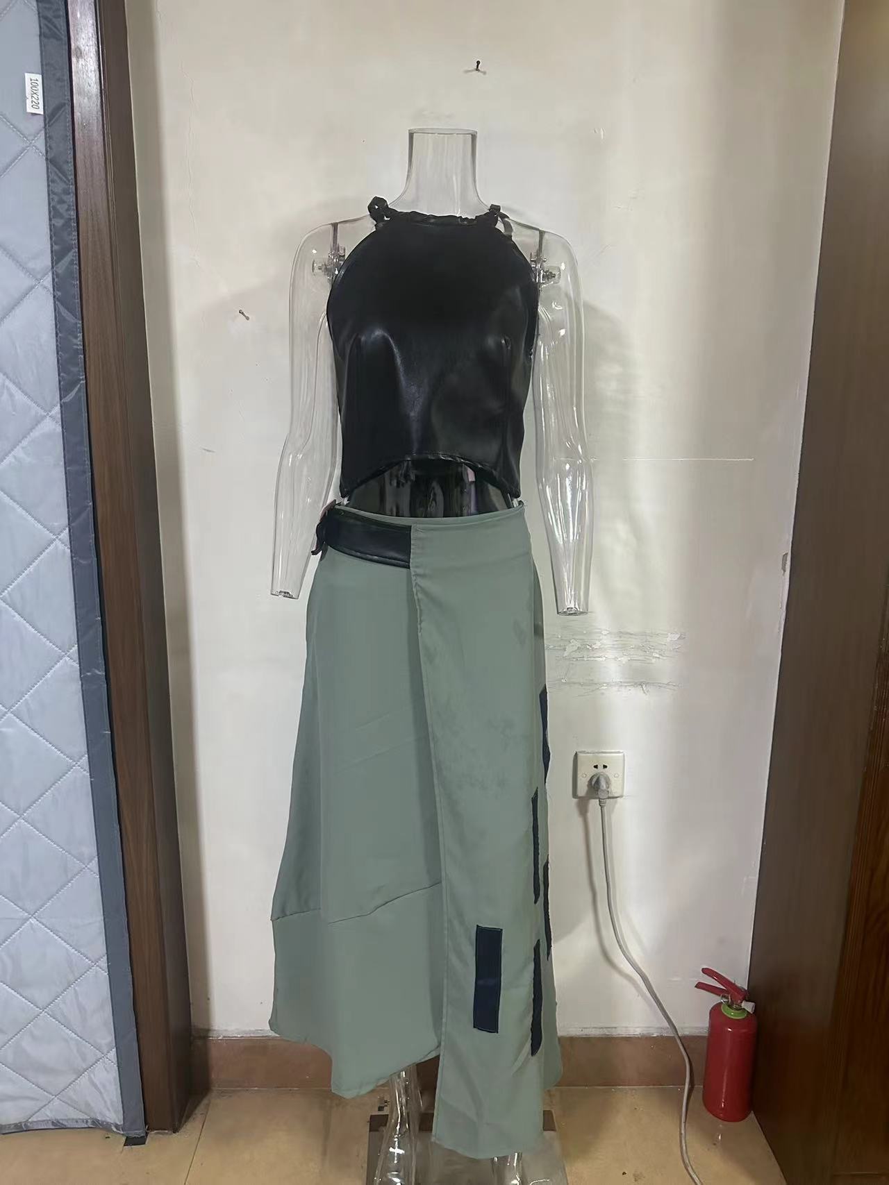 Women Summer Halter Neck Crop Top and Skirt Two-piece Set 5