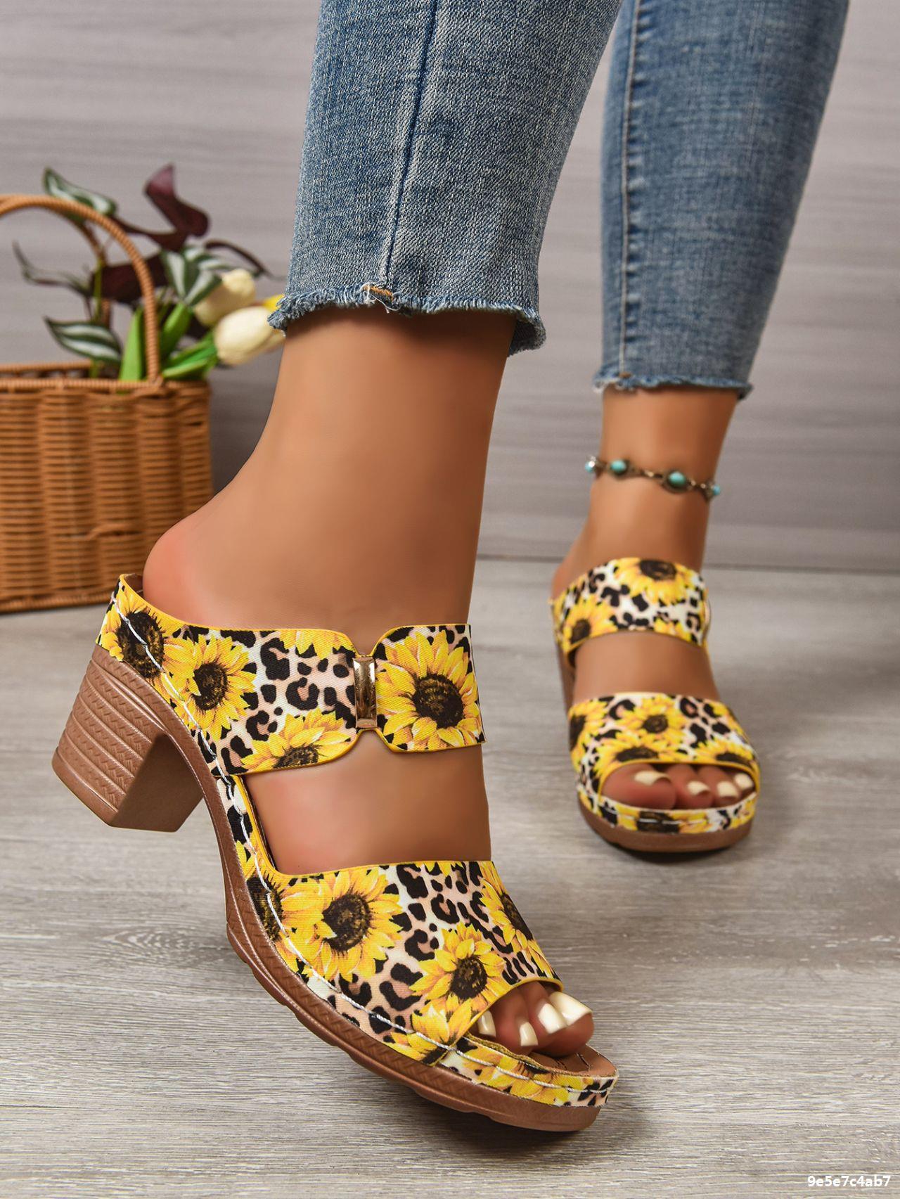 Plus Size Women Graffiti Buckled Lightweight Block Heel Sandals 7