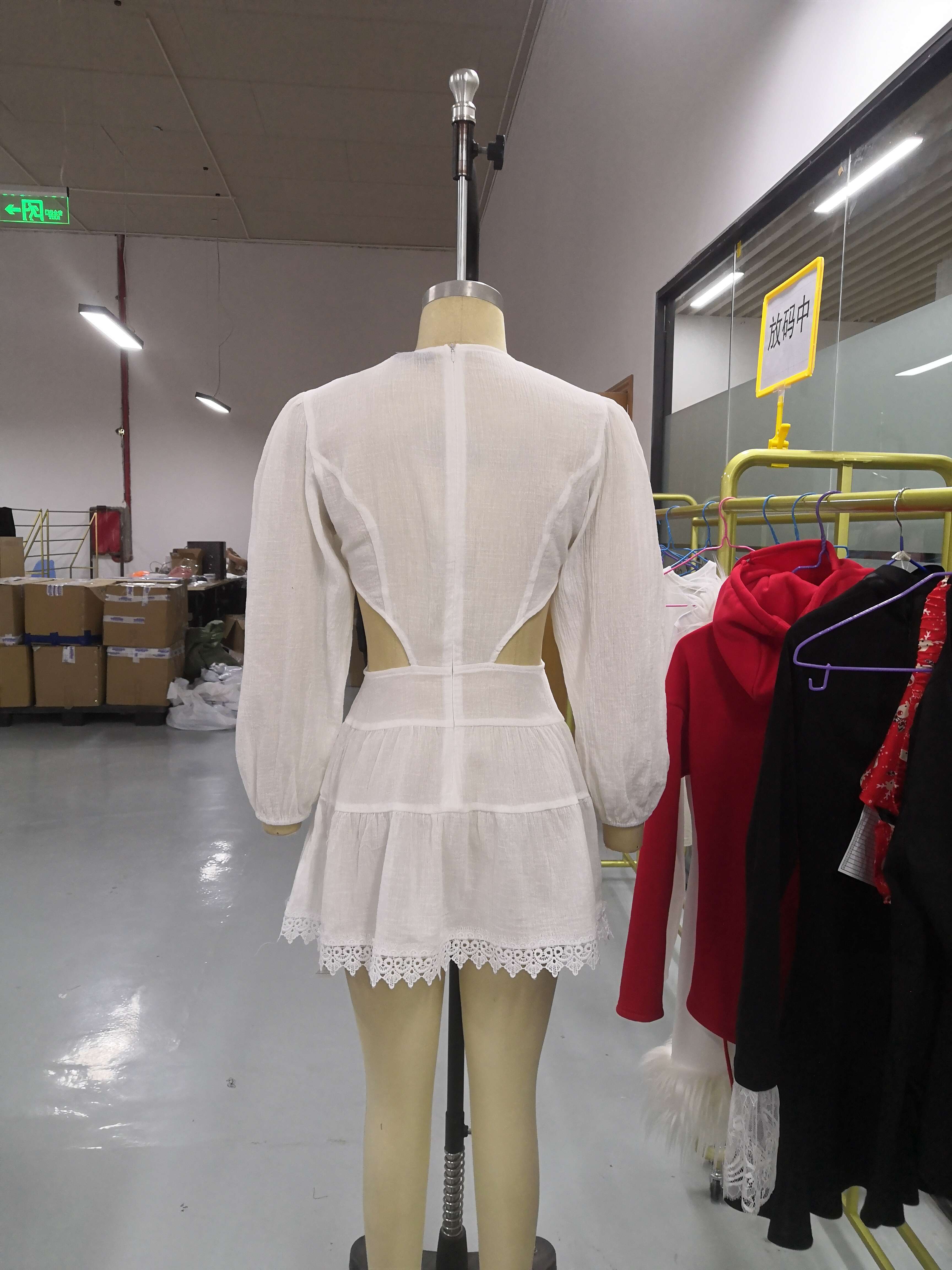 Women White V-neck Hollow Dress 6