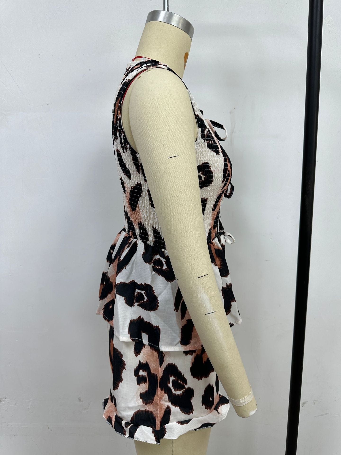 Women Sleeveless Tie Top and Shorts Two Piece Set 10