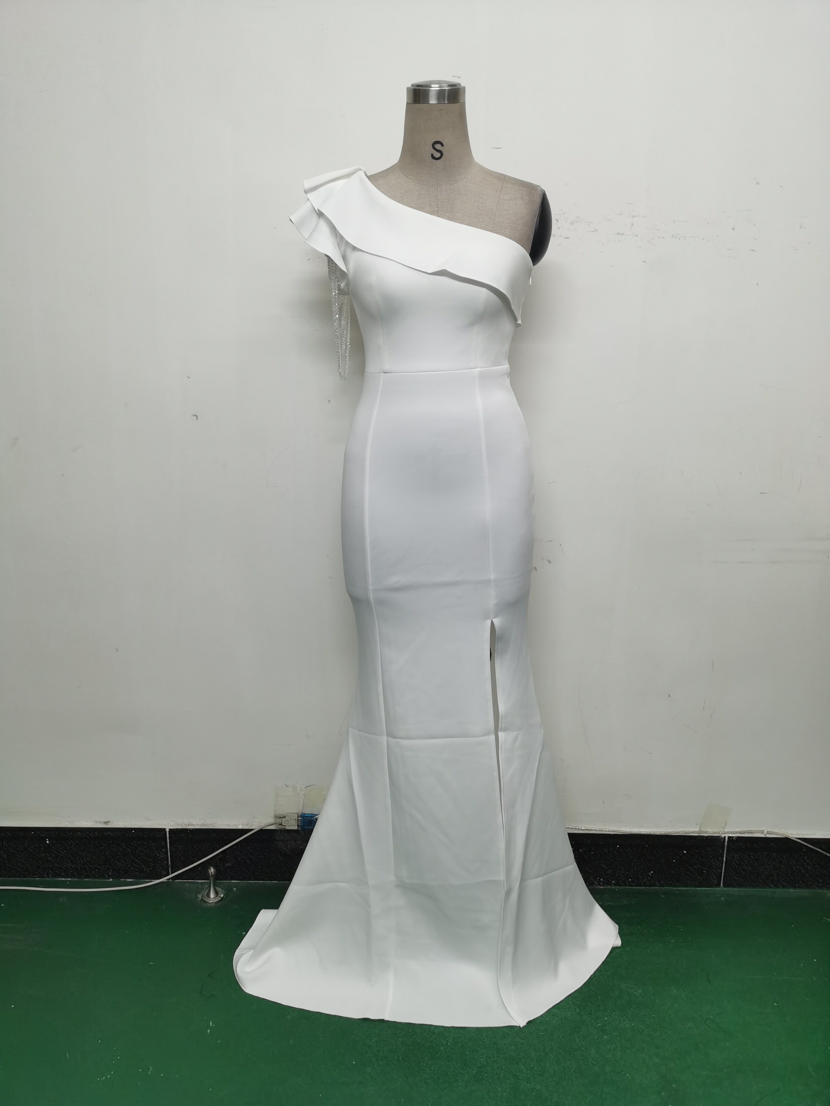 Women Beaded One-shoulder Slash Shoulder Evening Dress 34