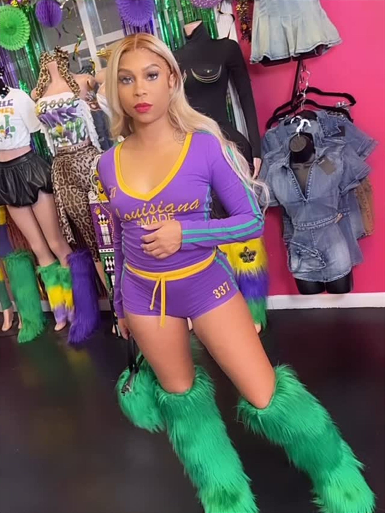 Women Autumn American Retro Contrast V-Neck Long Sleeve Top and lace-up shorts two-piece set 19