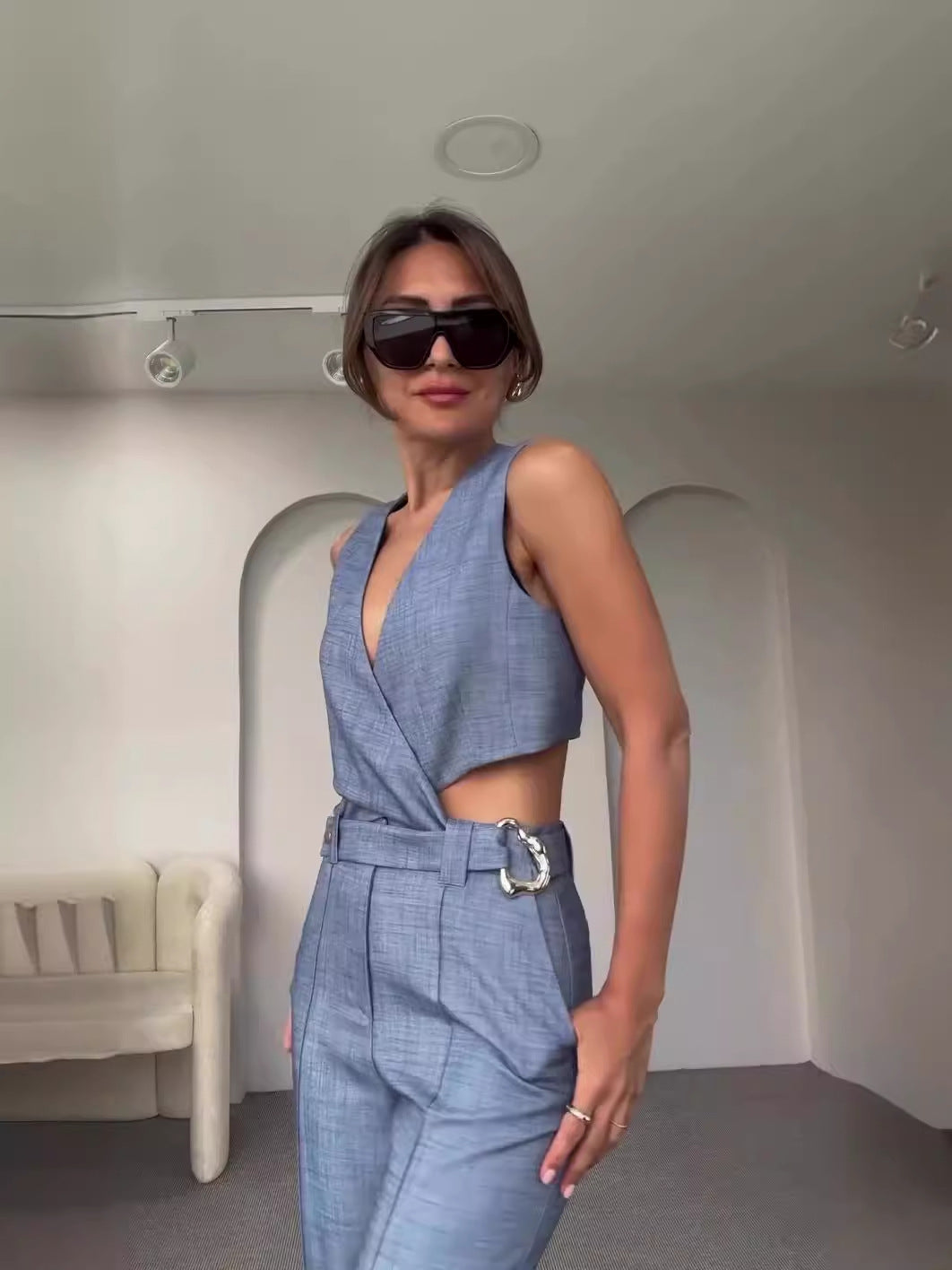 Women Summer Solid Round Neck Sleeveless Vest and Wide-leg Pants Two-piece Set 4